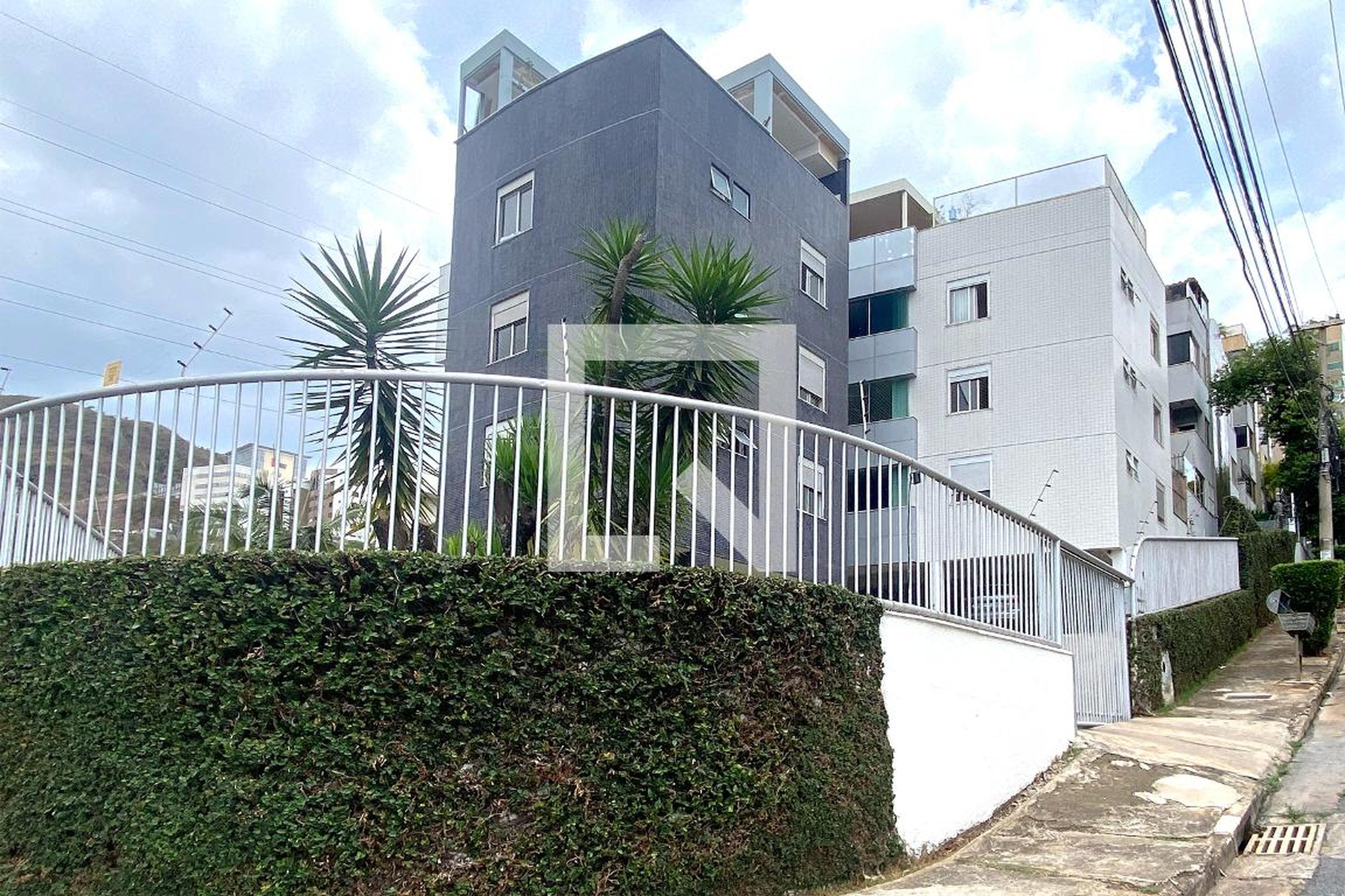 Fachada Condomínio em Rua Jandiatuba, 120