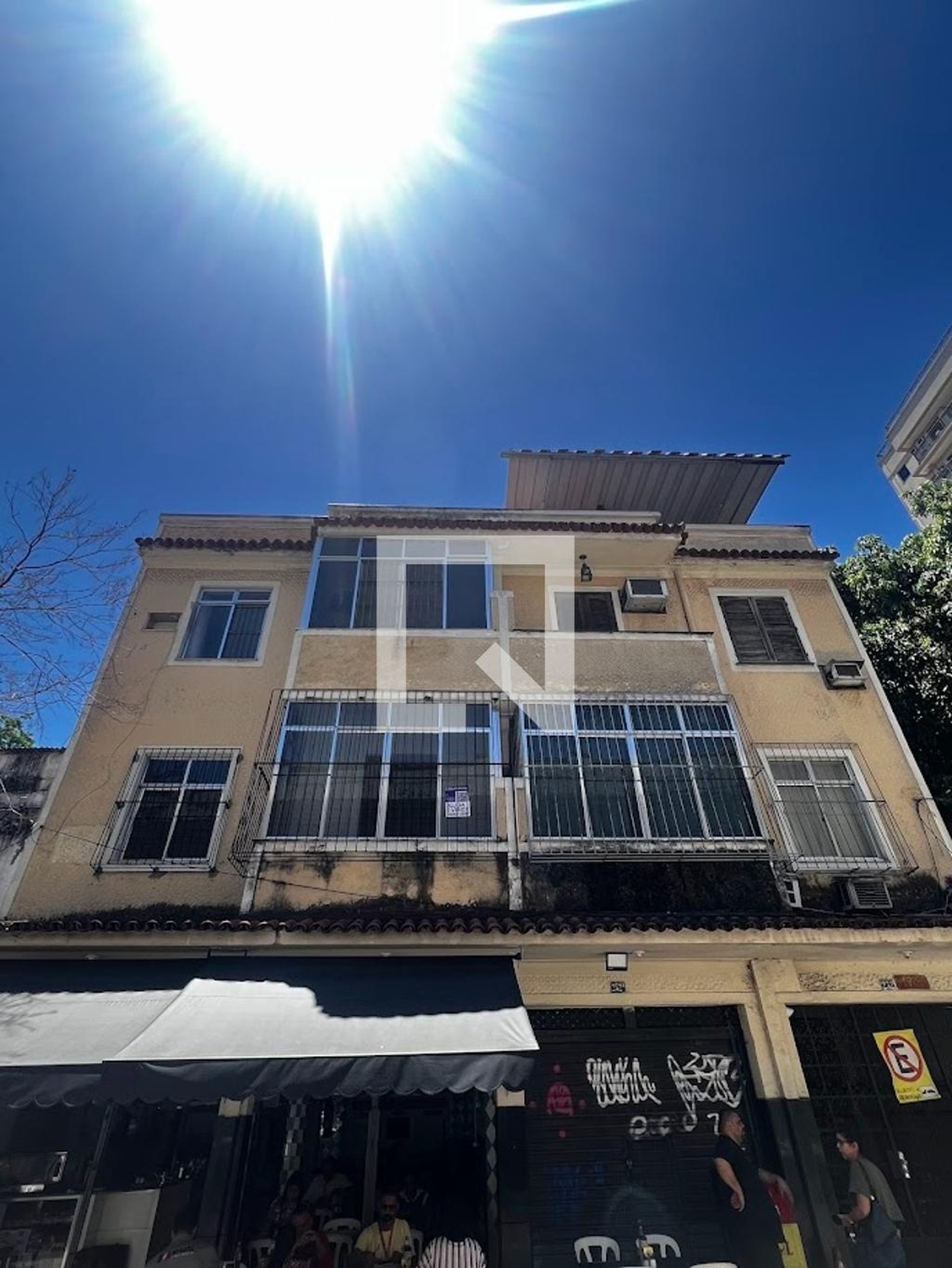 Fachada Condomínio em Rua Almirante Baltazar, 232