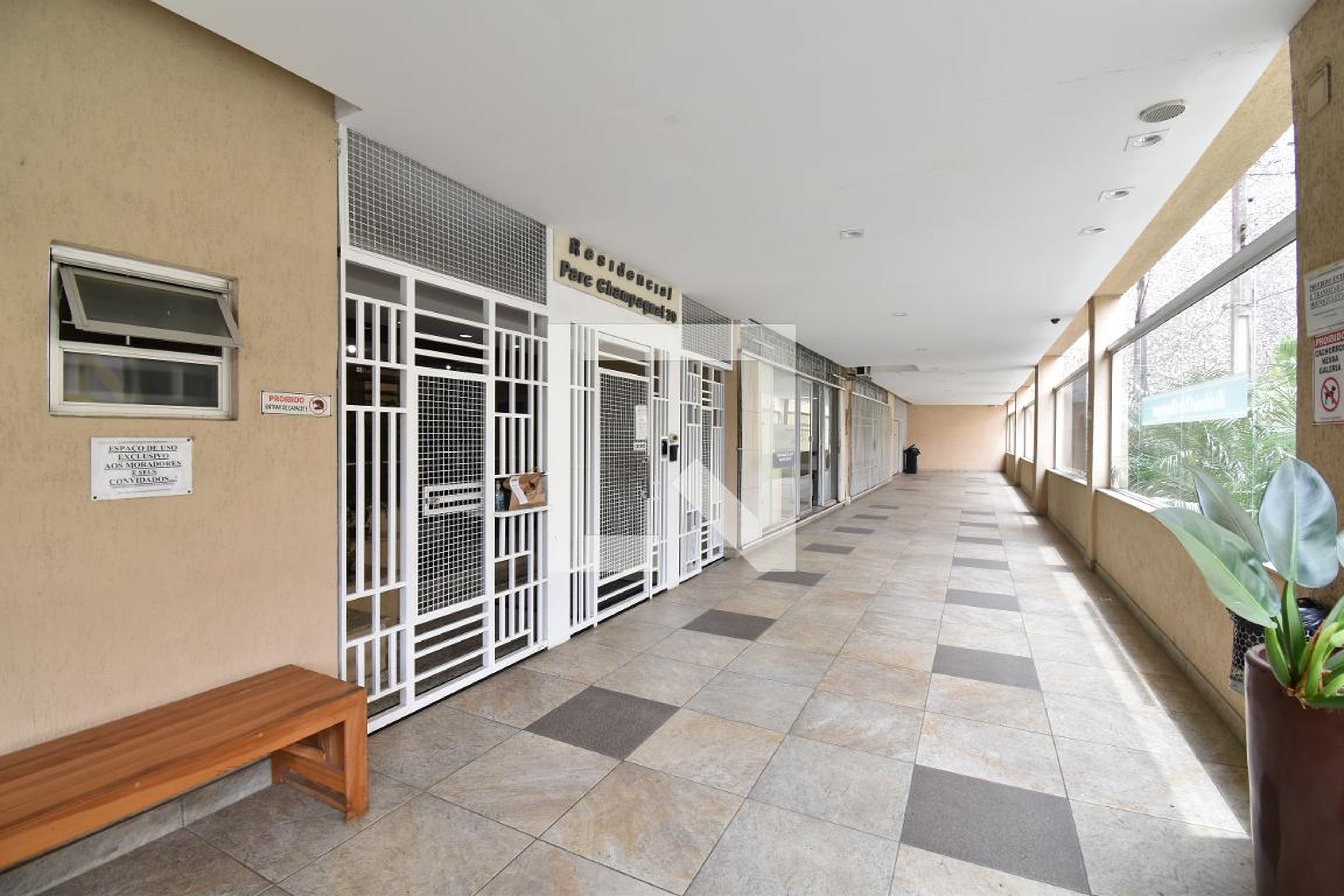 Fachada do Condomínio Edifício Parc Champagnat