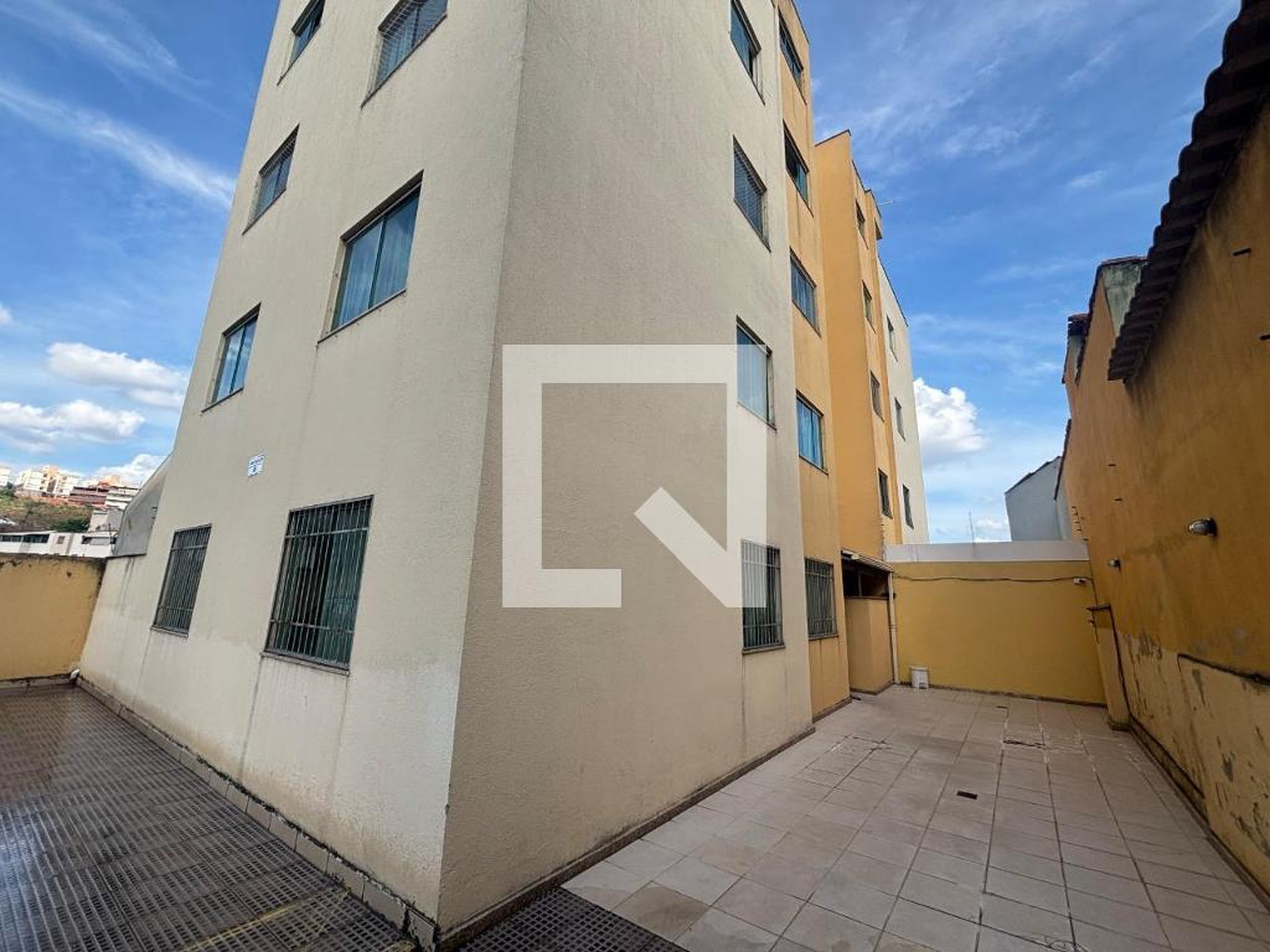 Fachada do Prédio Condomínio em Rua Um, 635