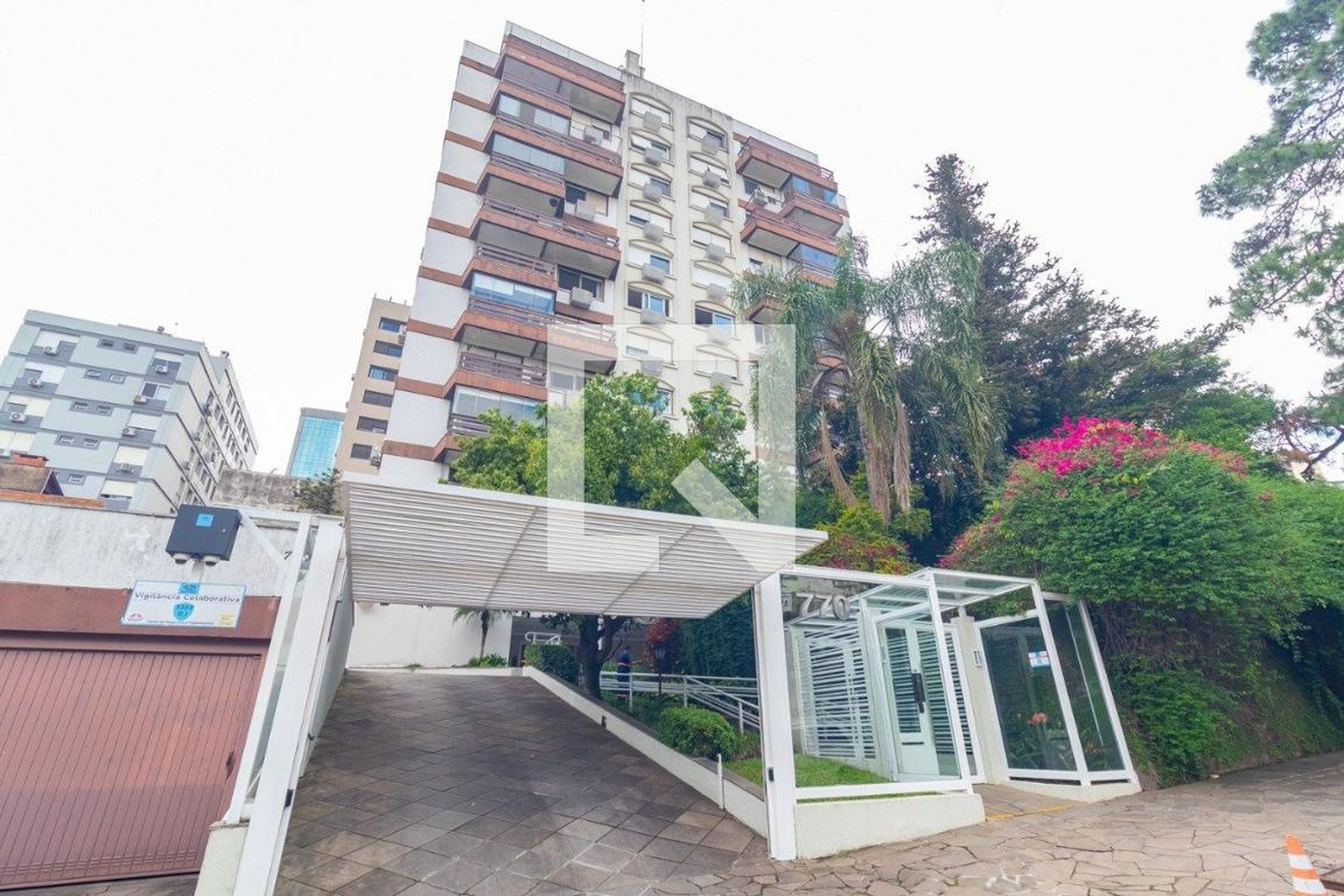 Fachada Condomínio Costa do Poente