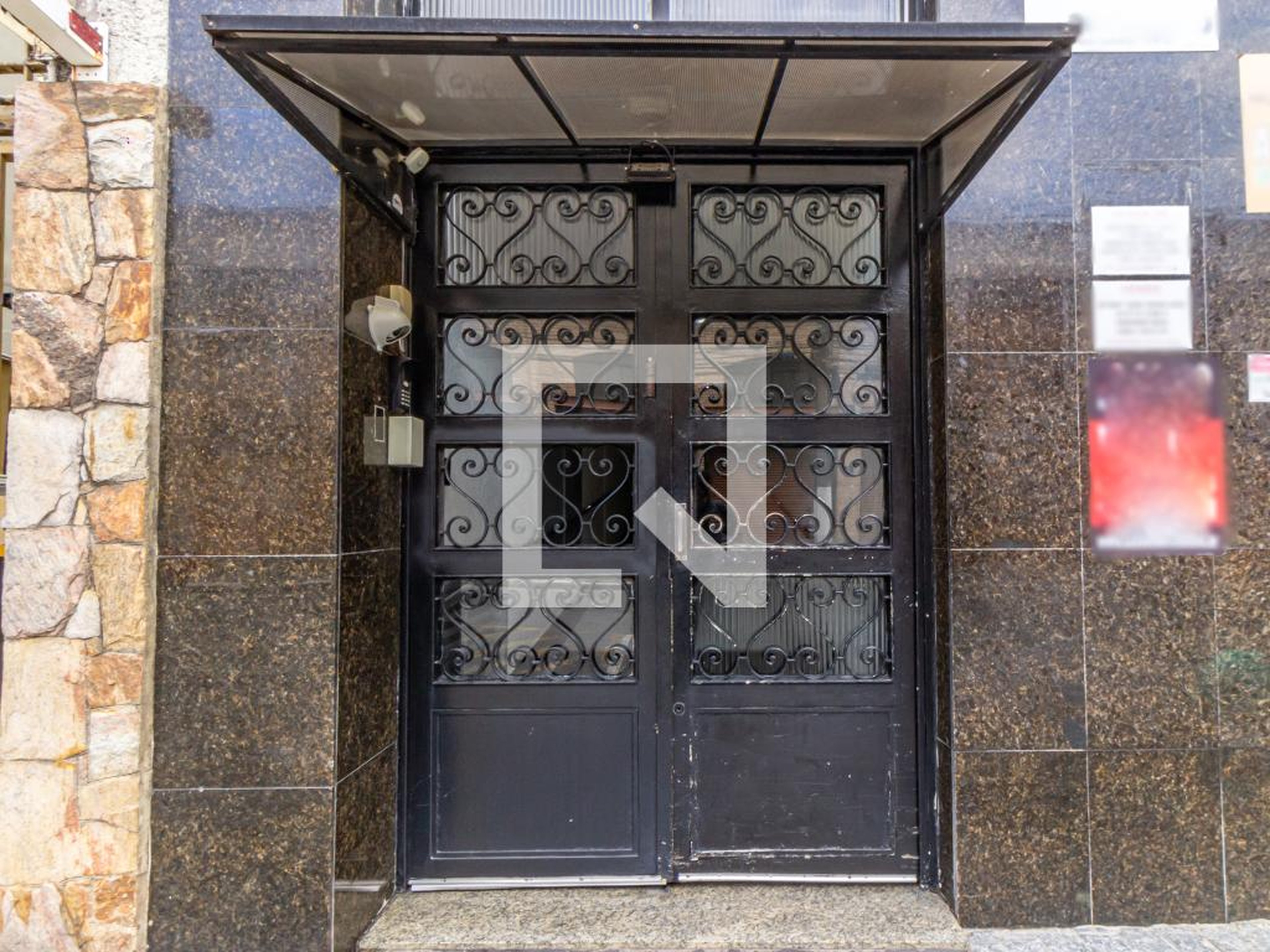 Fachada Edifício Yvone