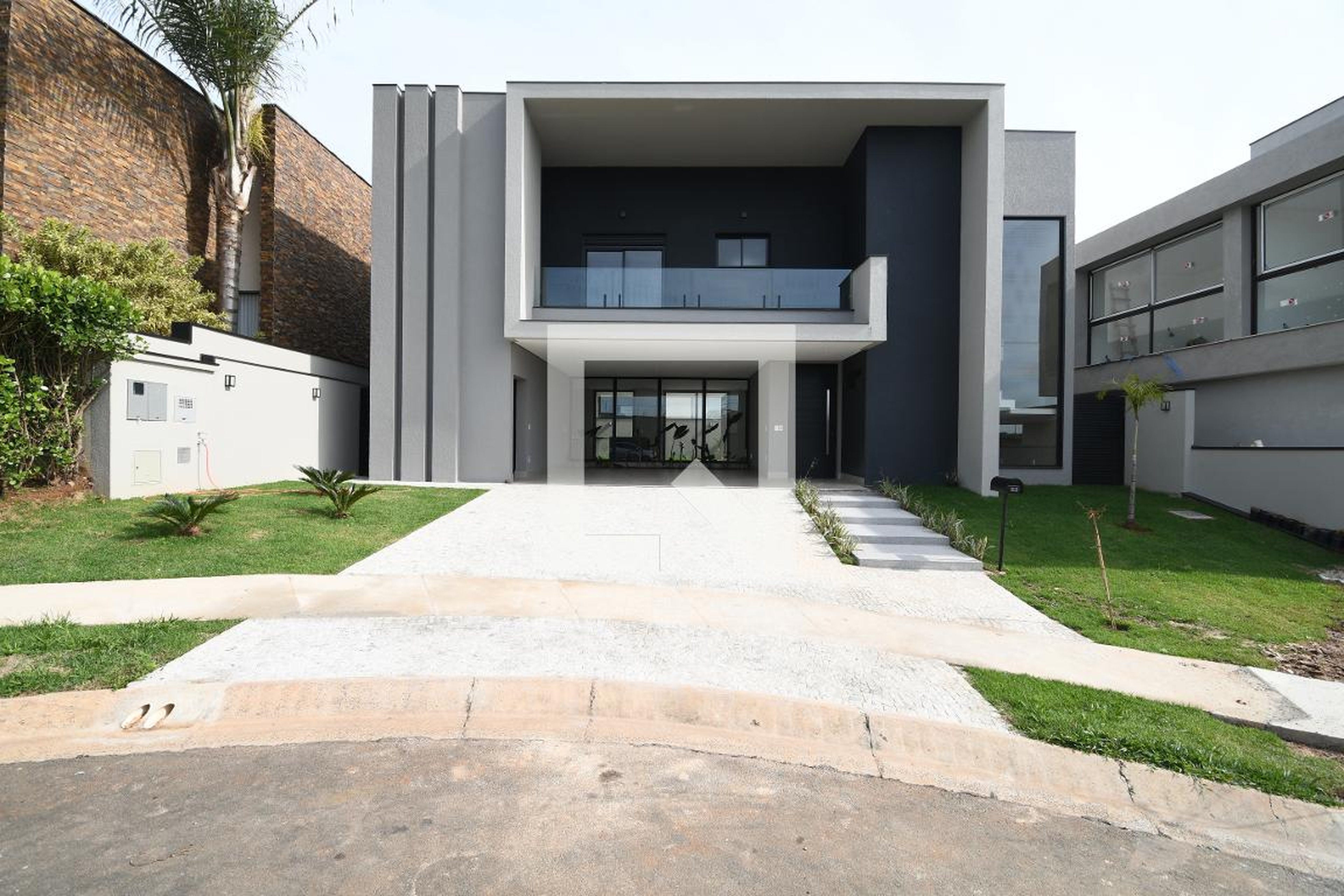 Fachada Condomínio em Rua Professor Euclydes Guimarães, 185