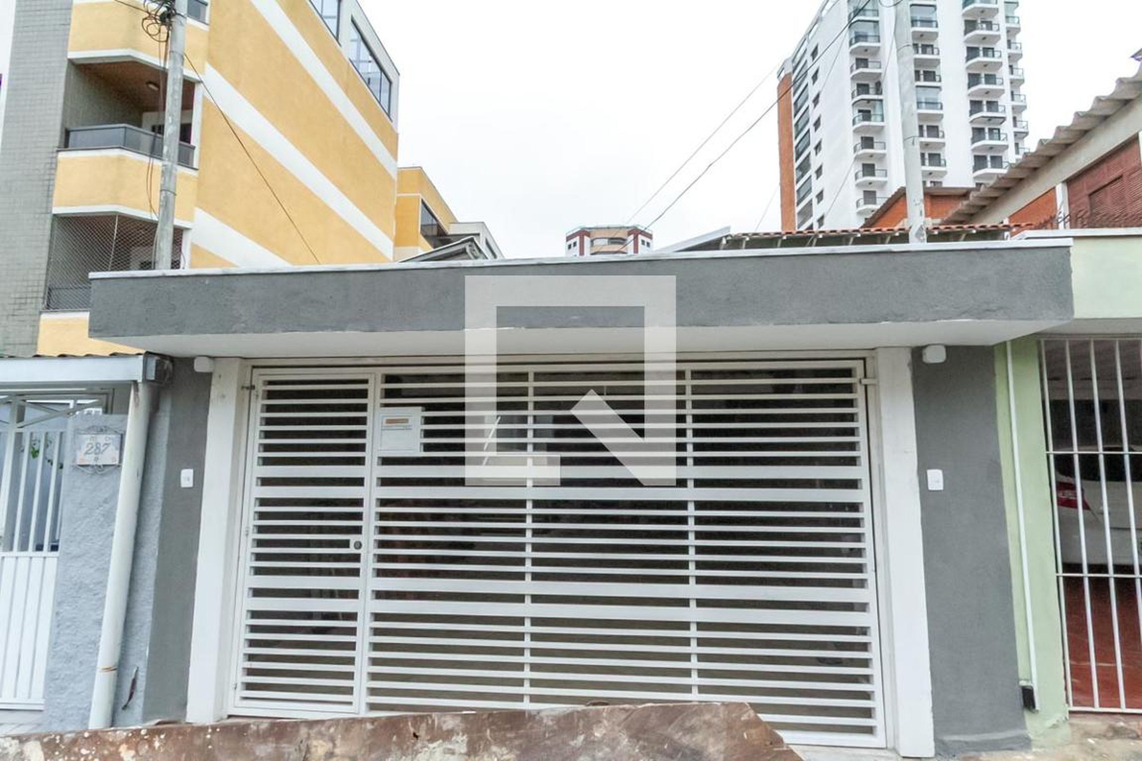 Fachada Condomínio em Rua Manuel Hernandes Lopes, 291