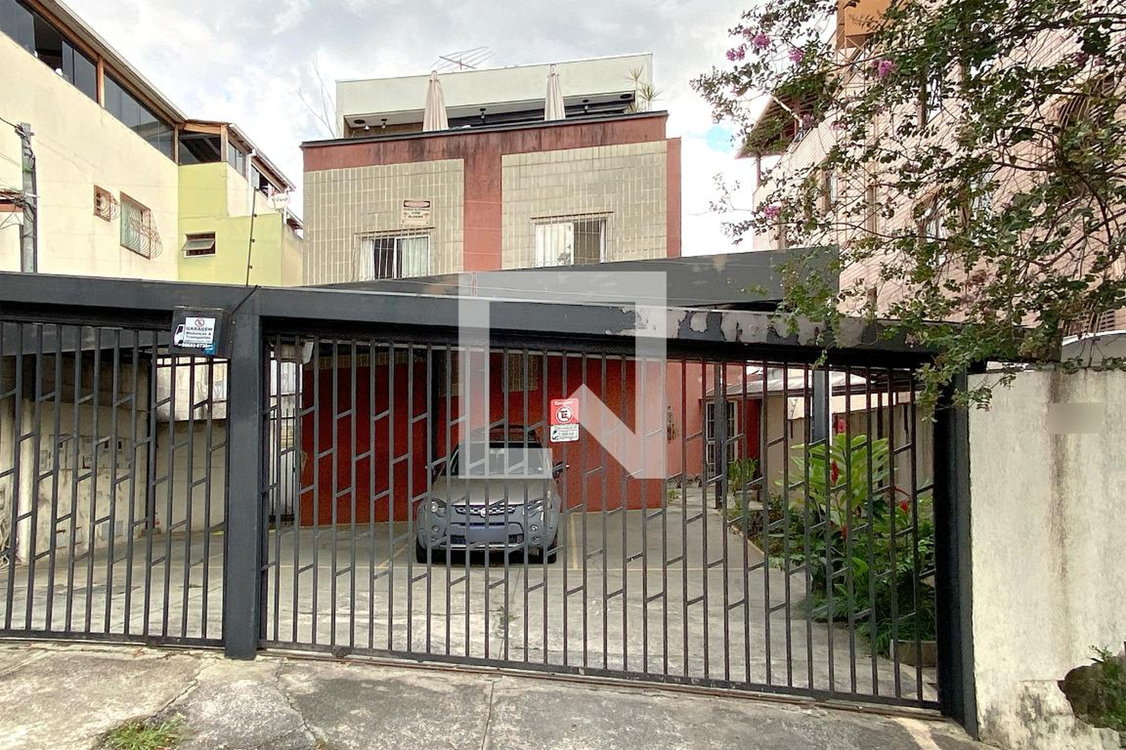 Fachada Condomínio em Rua José Nogueira Filho, 96