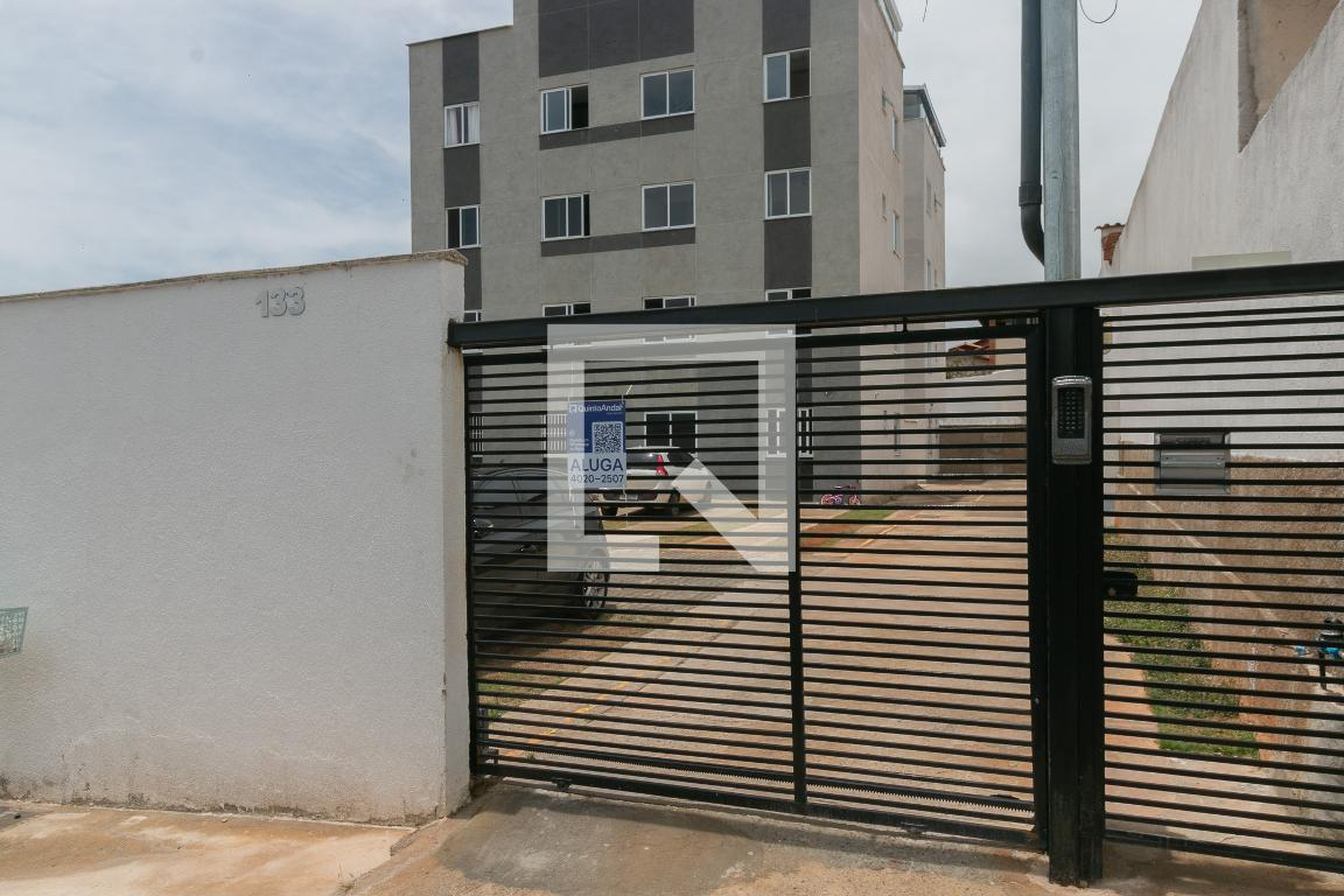 Fachada Condomínio em Rua Paraopeba, 133