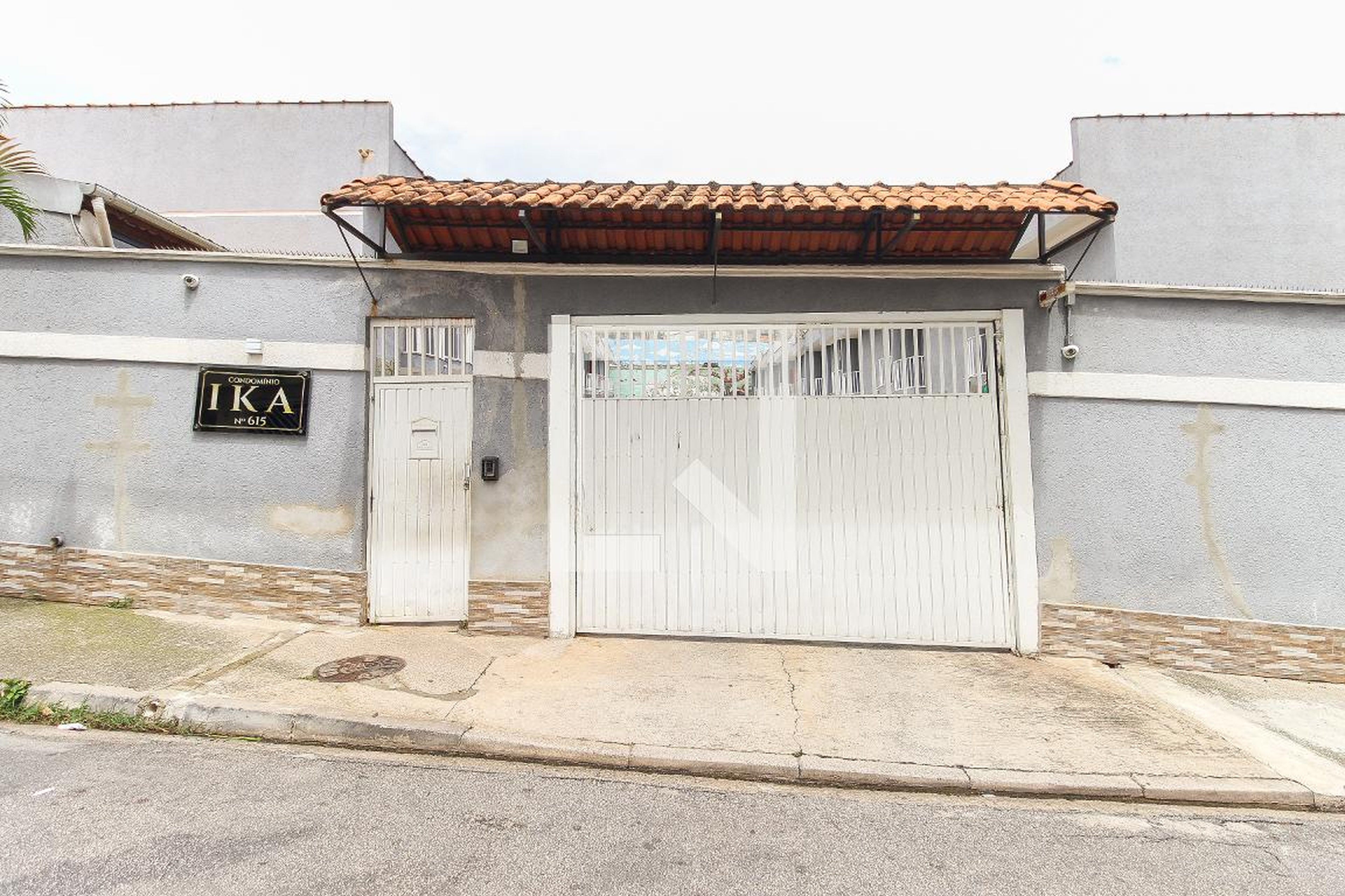 Fachada Condomínio em Rua Serra de Santa Marta, 615