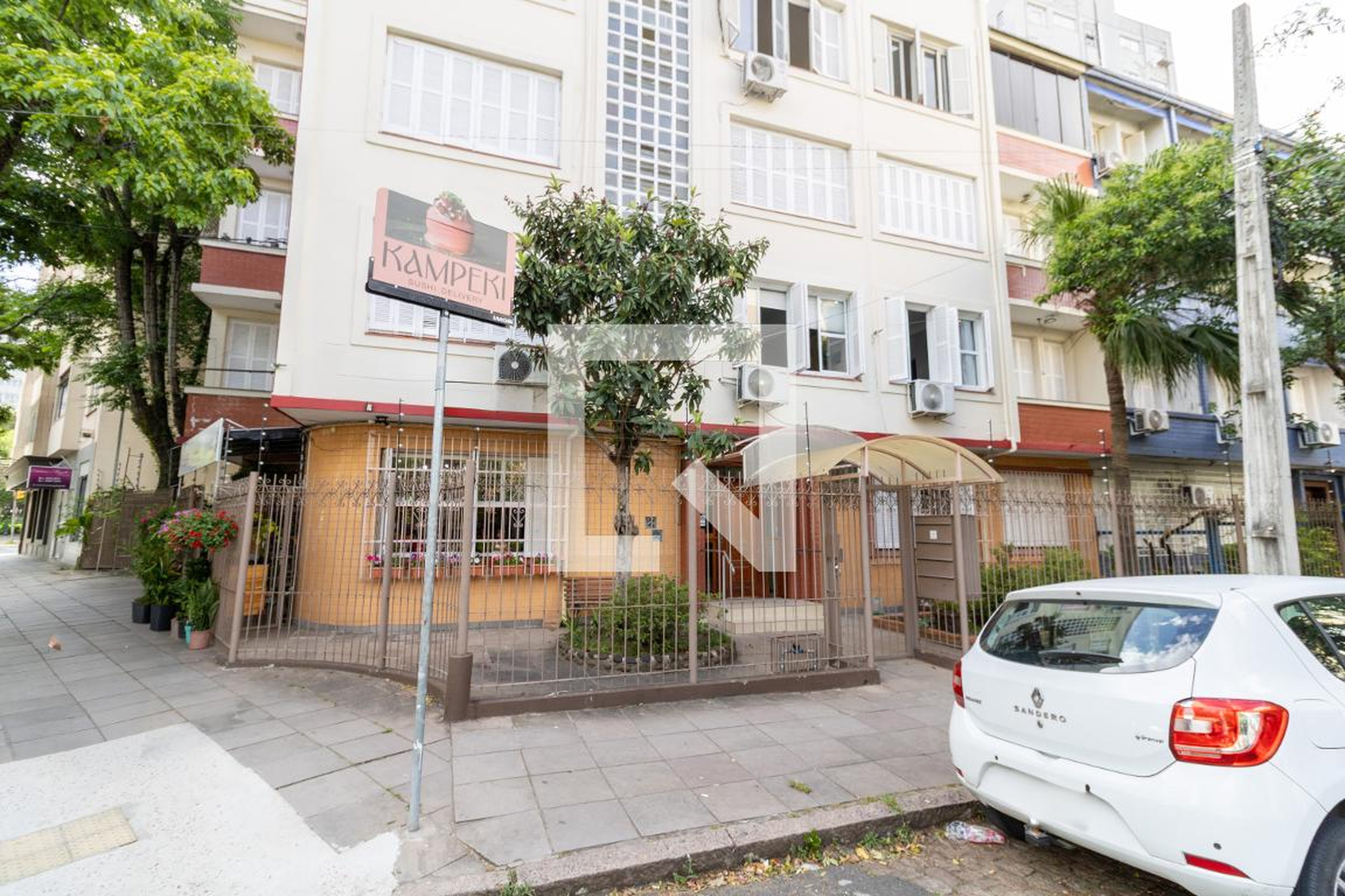 Fachada Condomínio em Travessa Ferreira de Abreu, 6