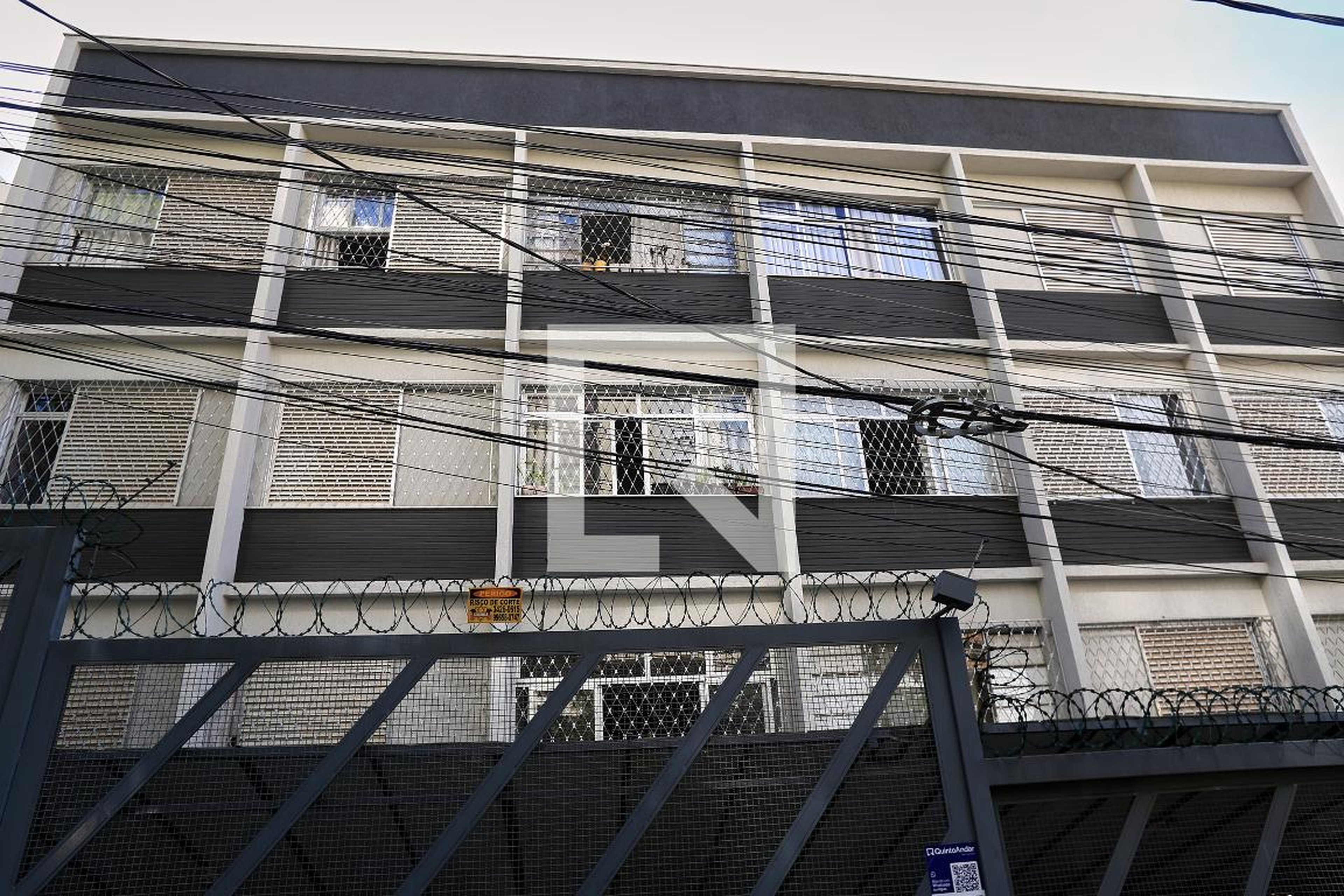 Fachada Condomínio em Rua Professor Magalhães Drumond, 144