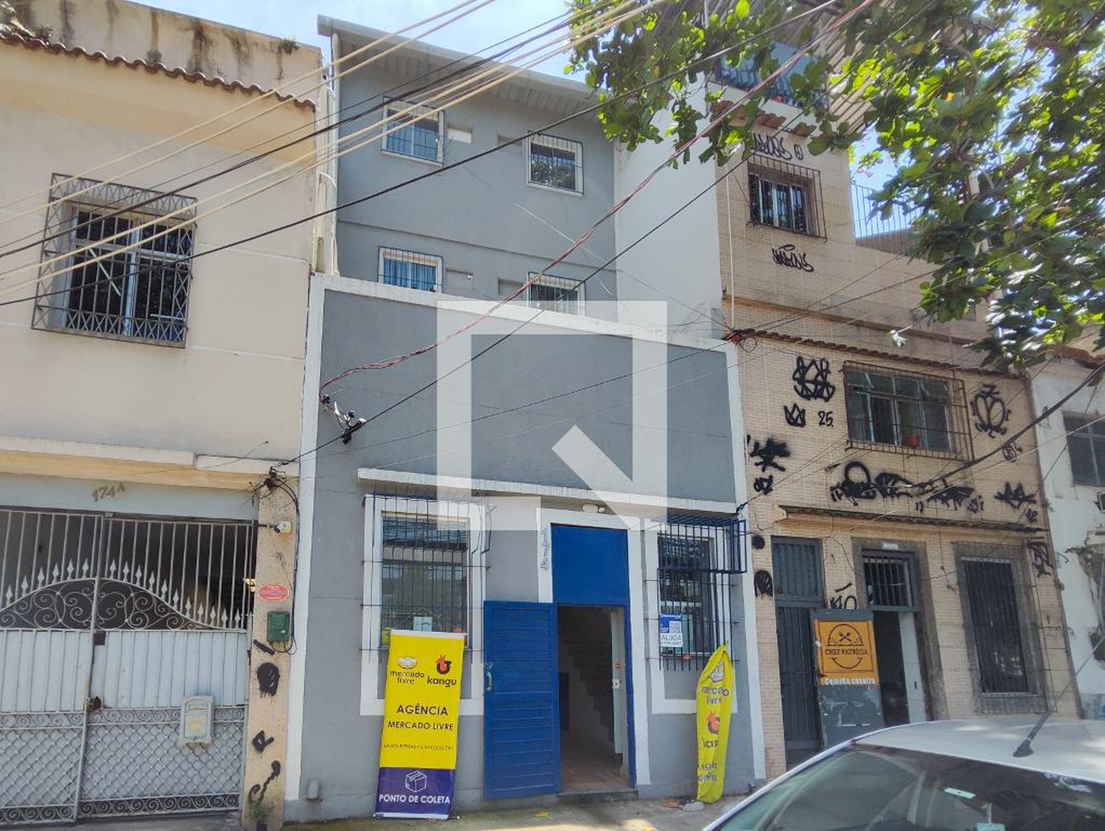 Fachada do Prédio Condomínio em Rua Francisco Eugênio, 174