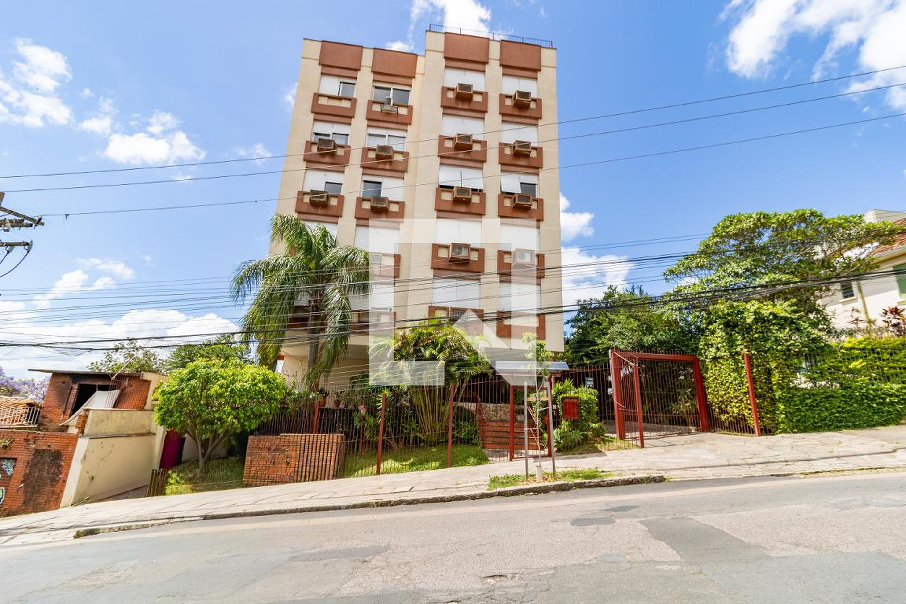 Fachada Condomínio em Rua Miguel Couto, 570