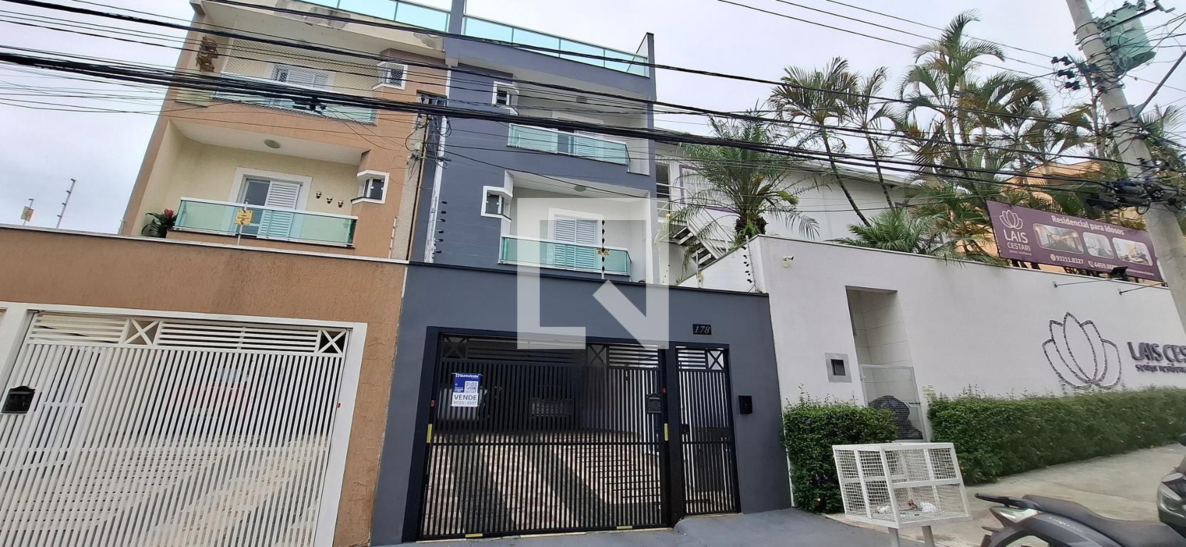 Fachada Condomínio em Rua Taquacetuba, 178