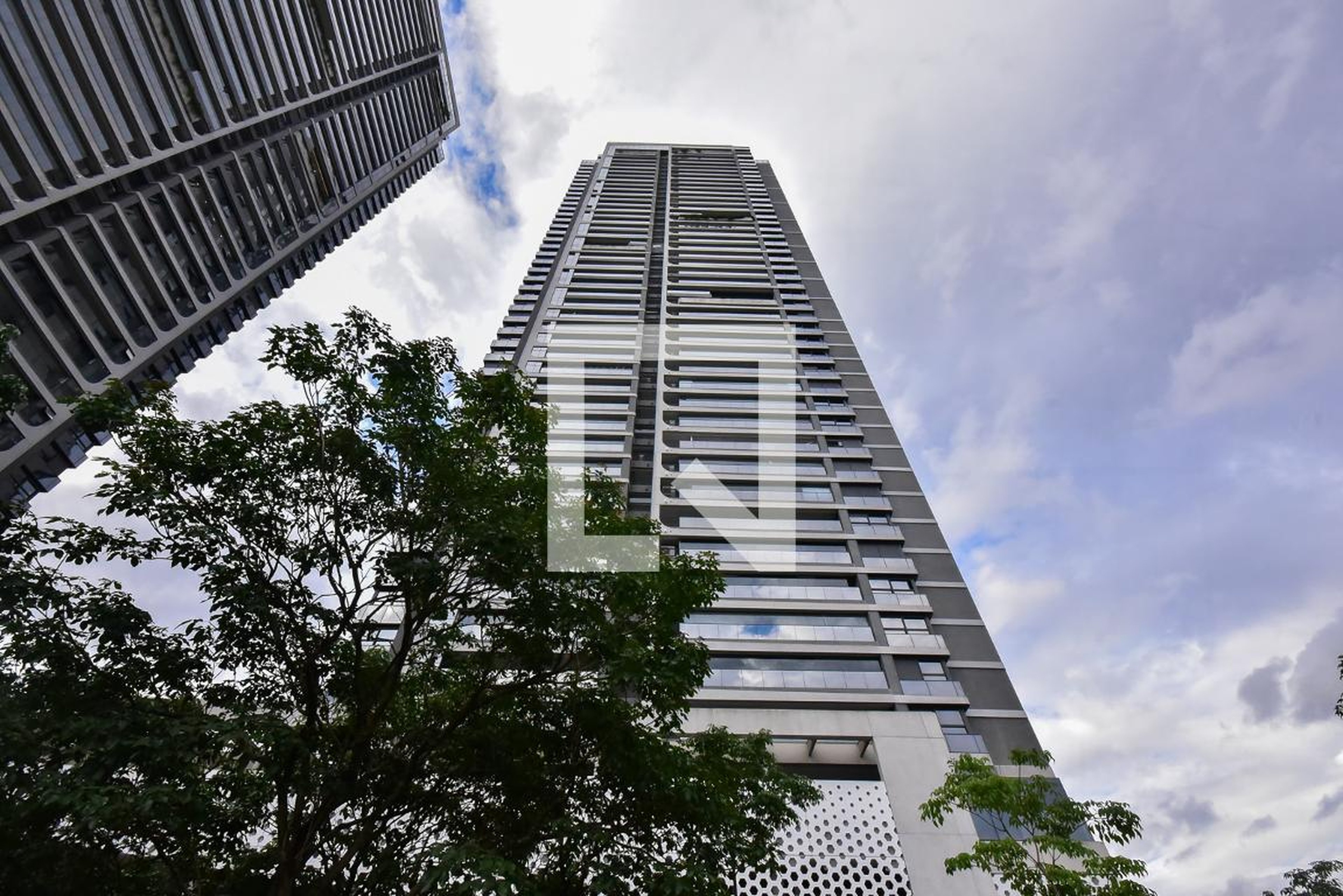 Fachada Condomínio em Marginal Pinheiros, 14000