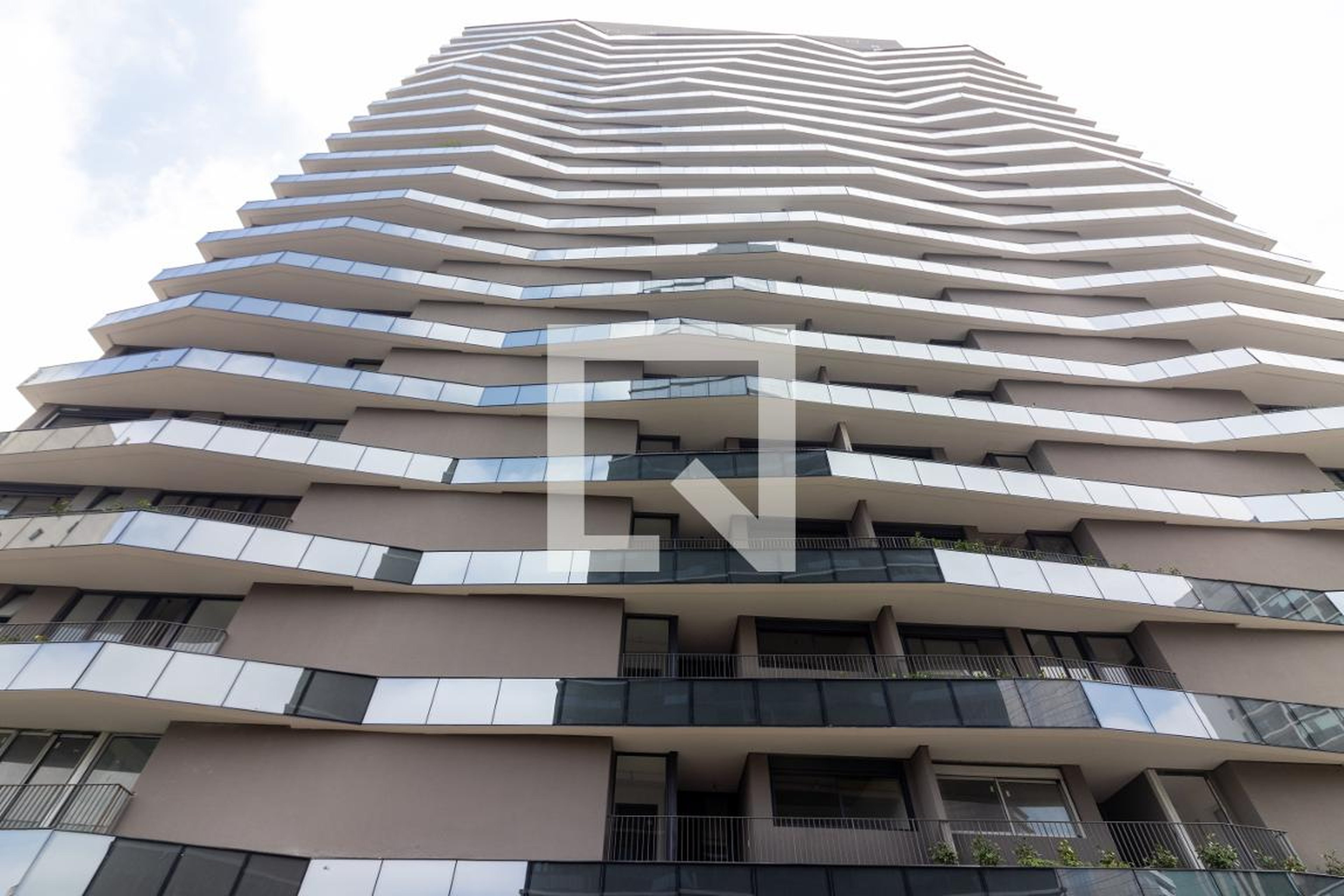 Edifício Condomínio Funchal 641