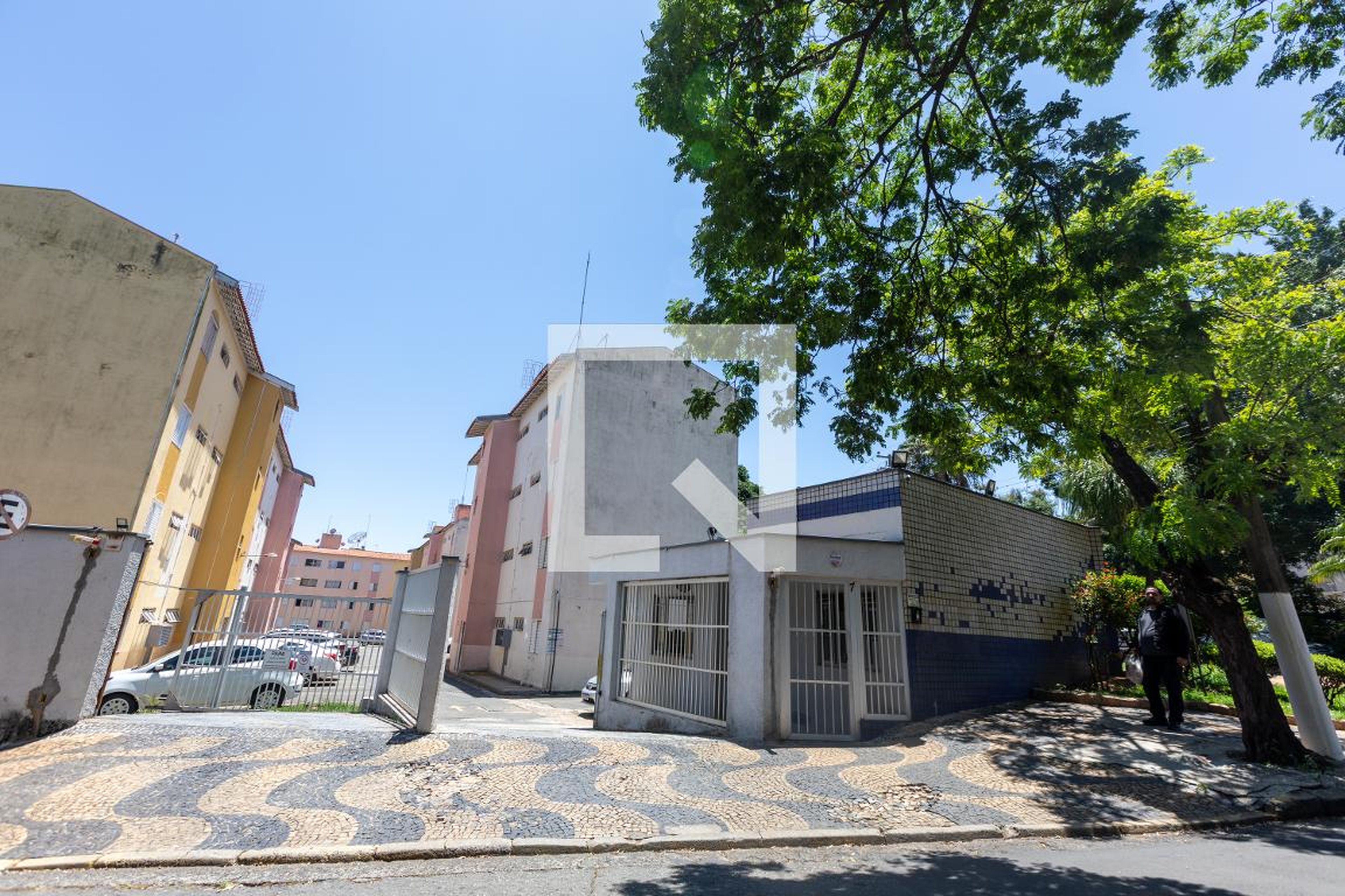 Fachada do Prédio Condomínio em Avenida Palestina, 7
