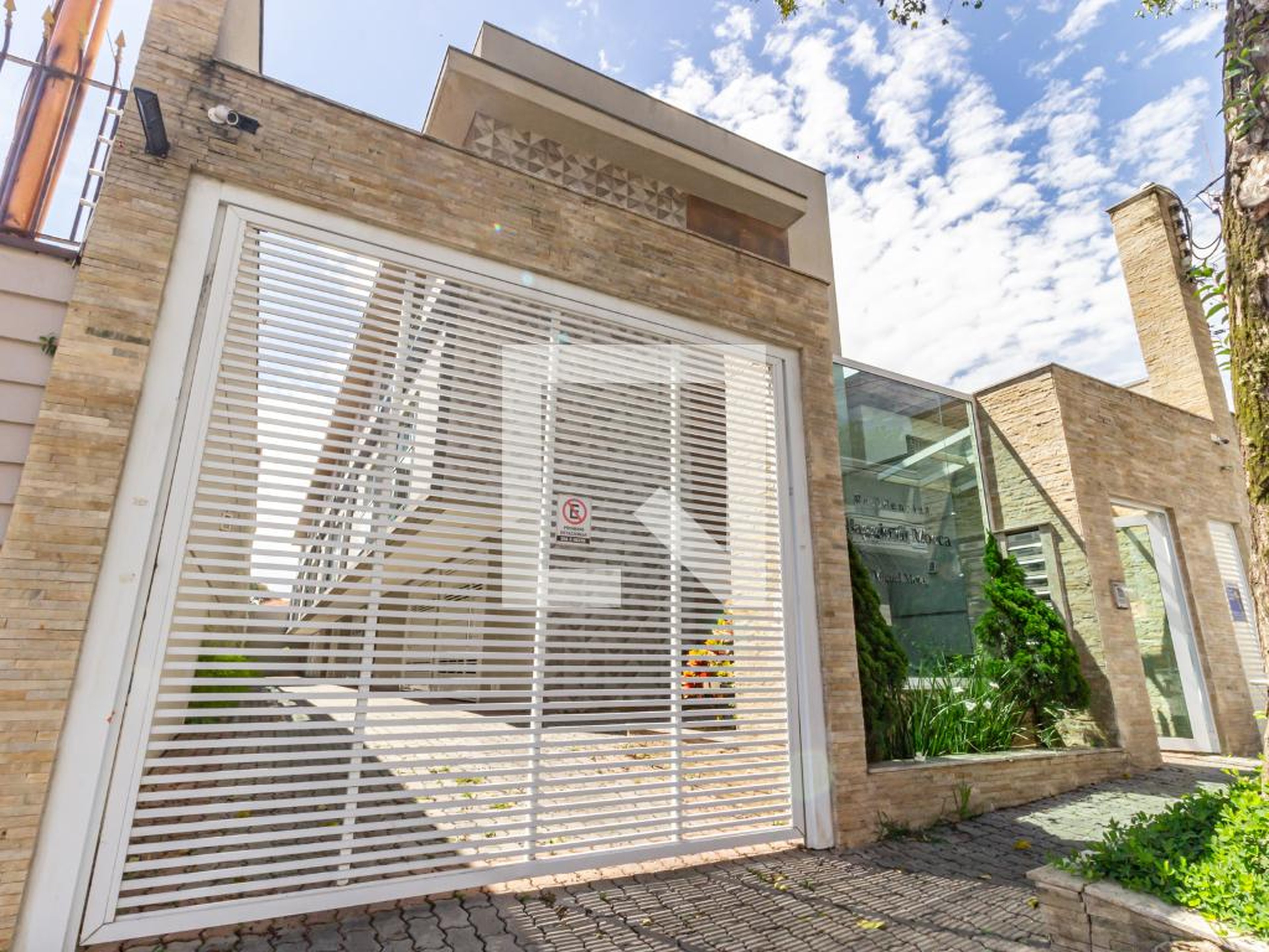 Fachada Condomínio em Rua Miguel Mota, 296