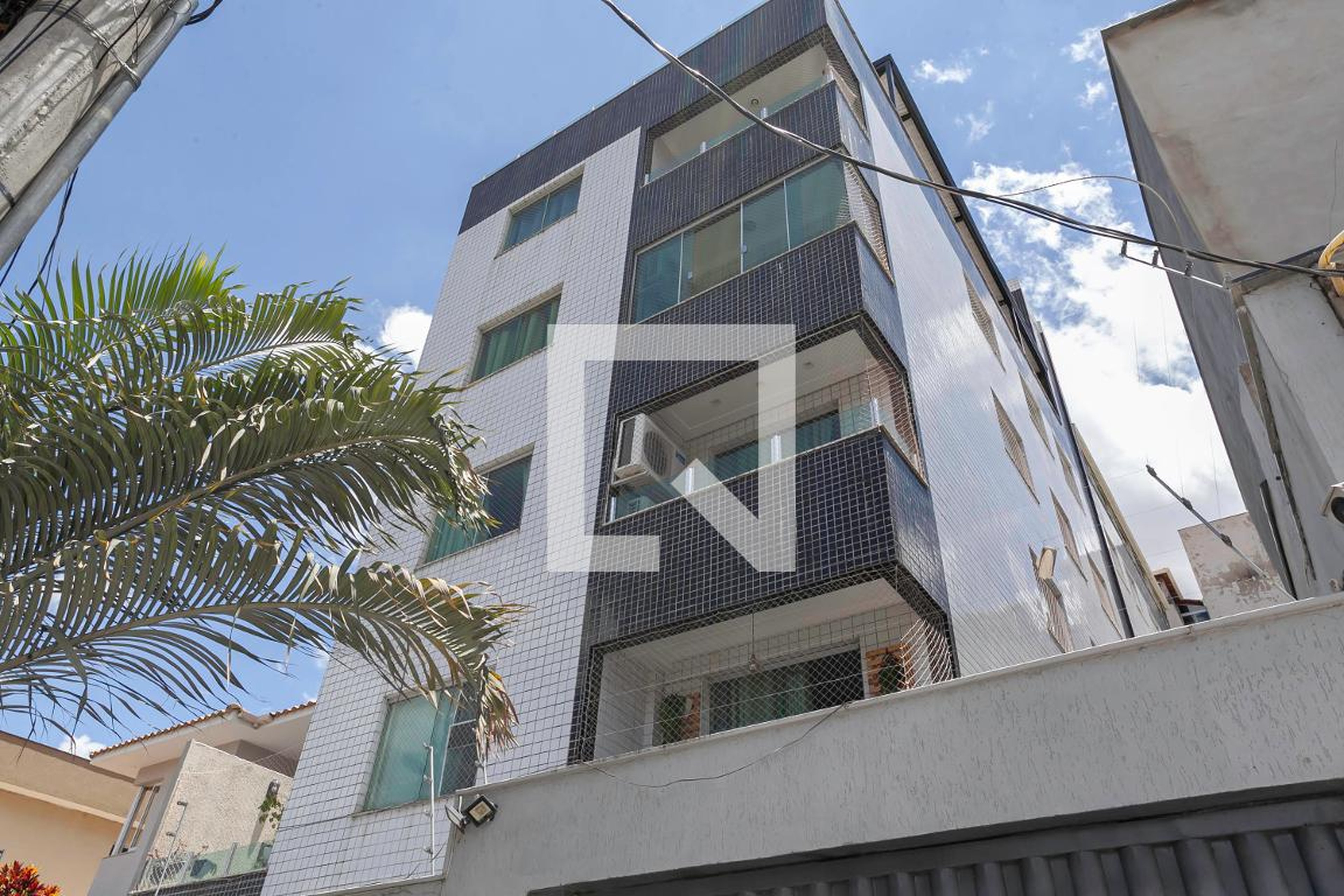 Fachada Residencial Águias