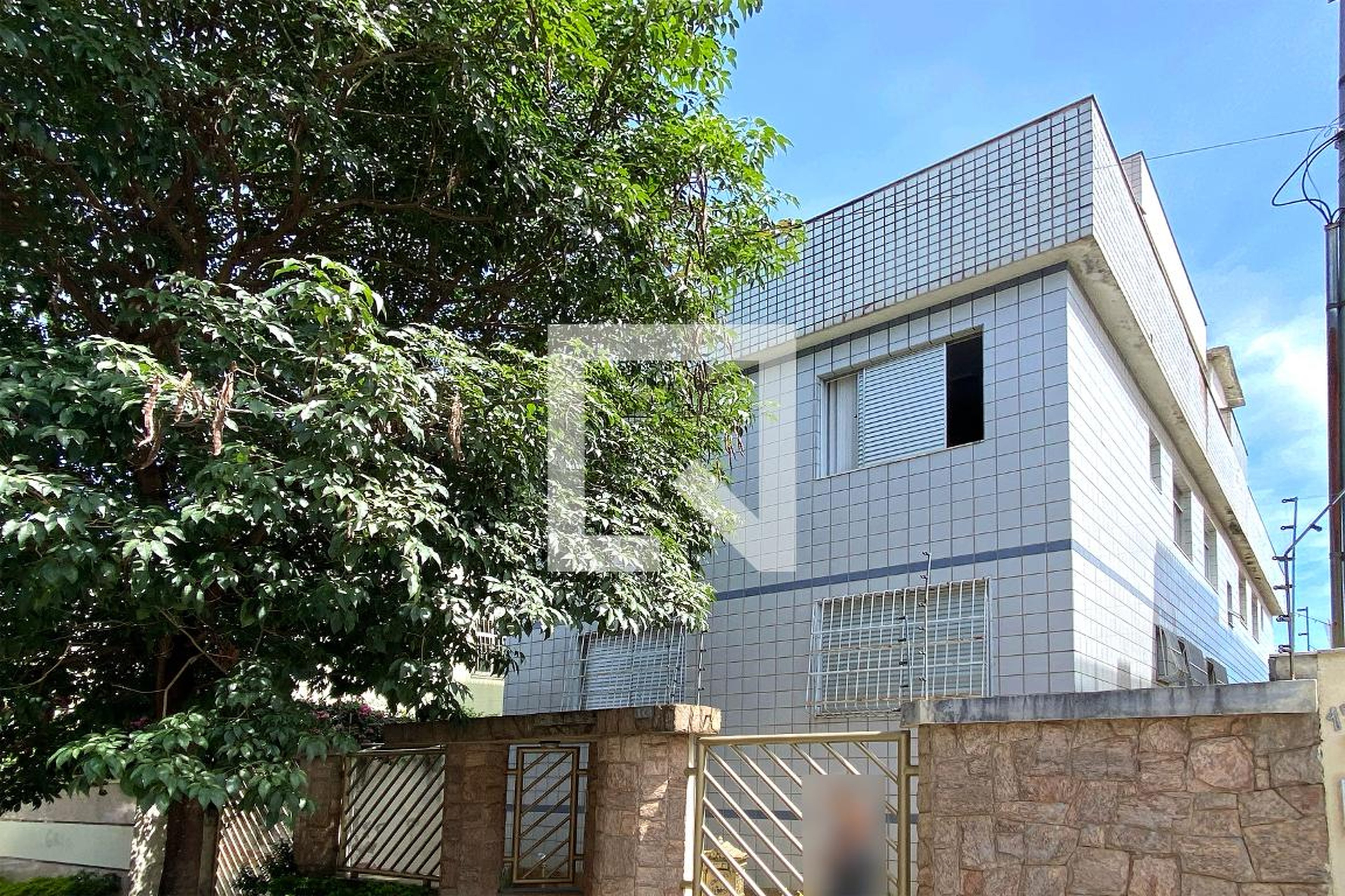 Fachada Condomínio em Rua Cassiano Campolina, 170