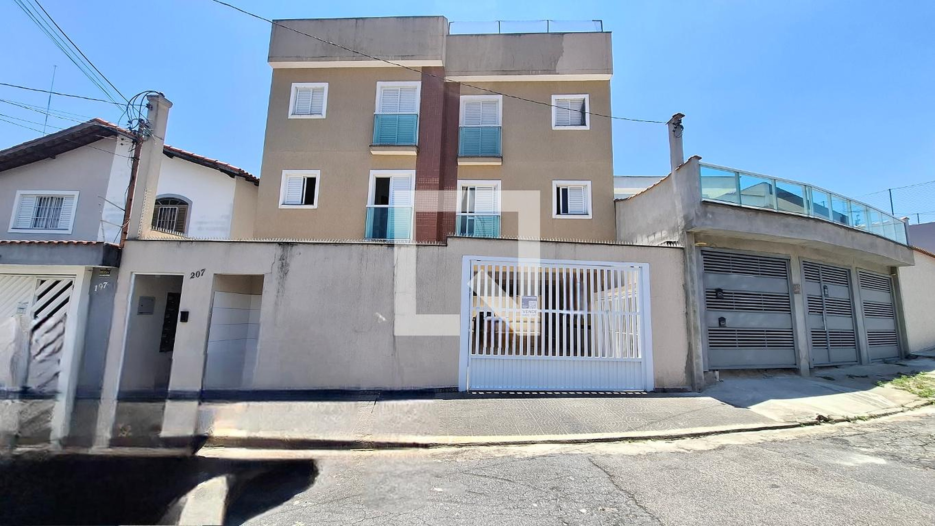 Fachada Condomínio em Rua Rocha Pombo, 207