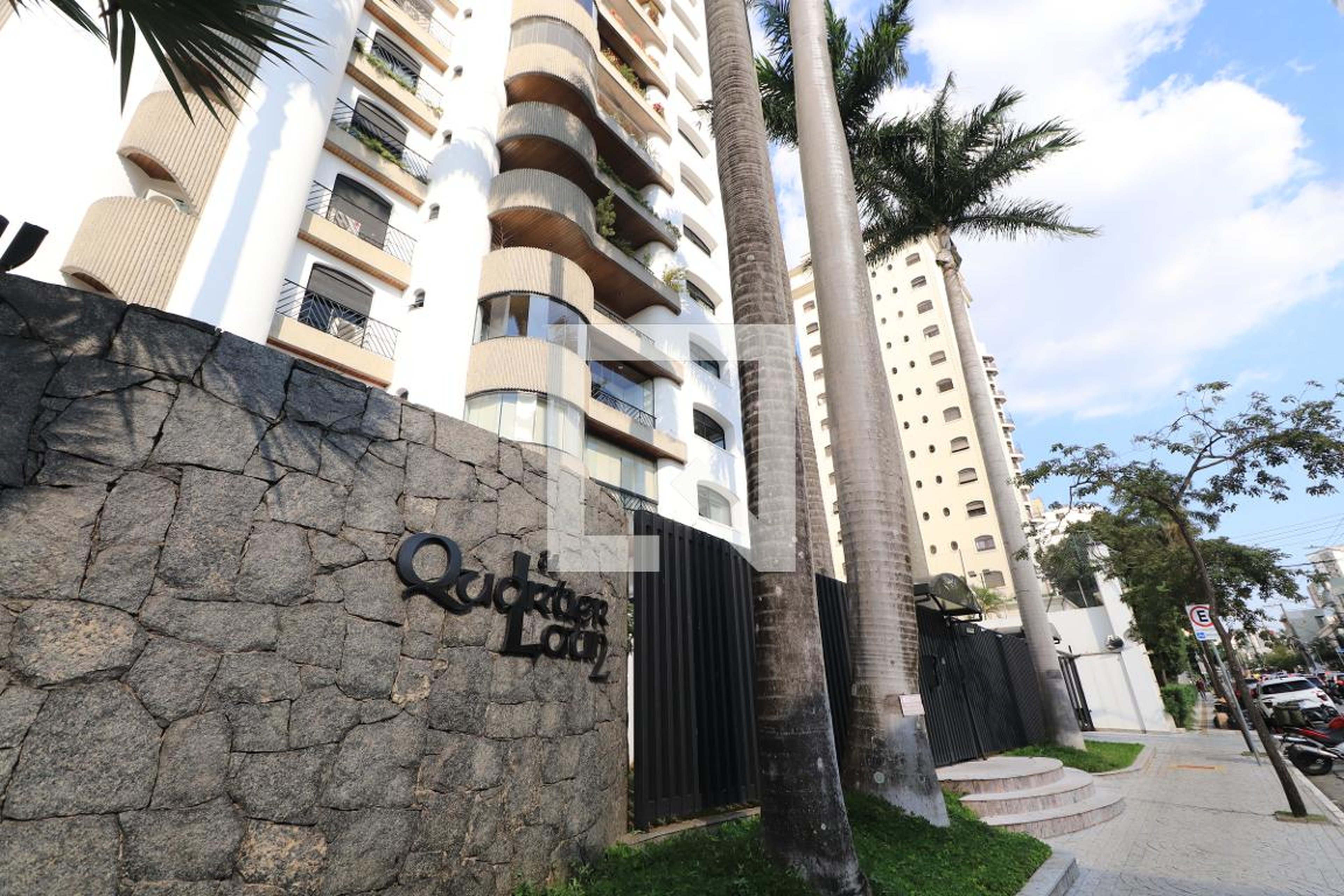 Fachada Edifício Quartier Latin