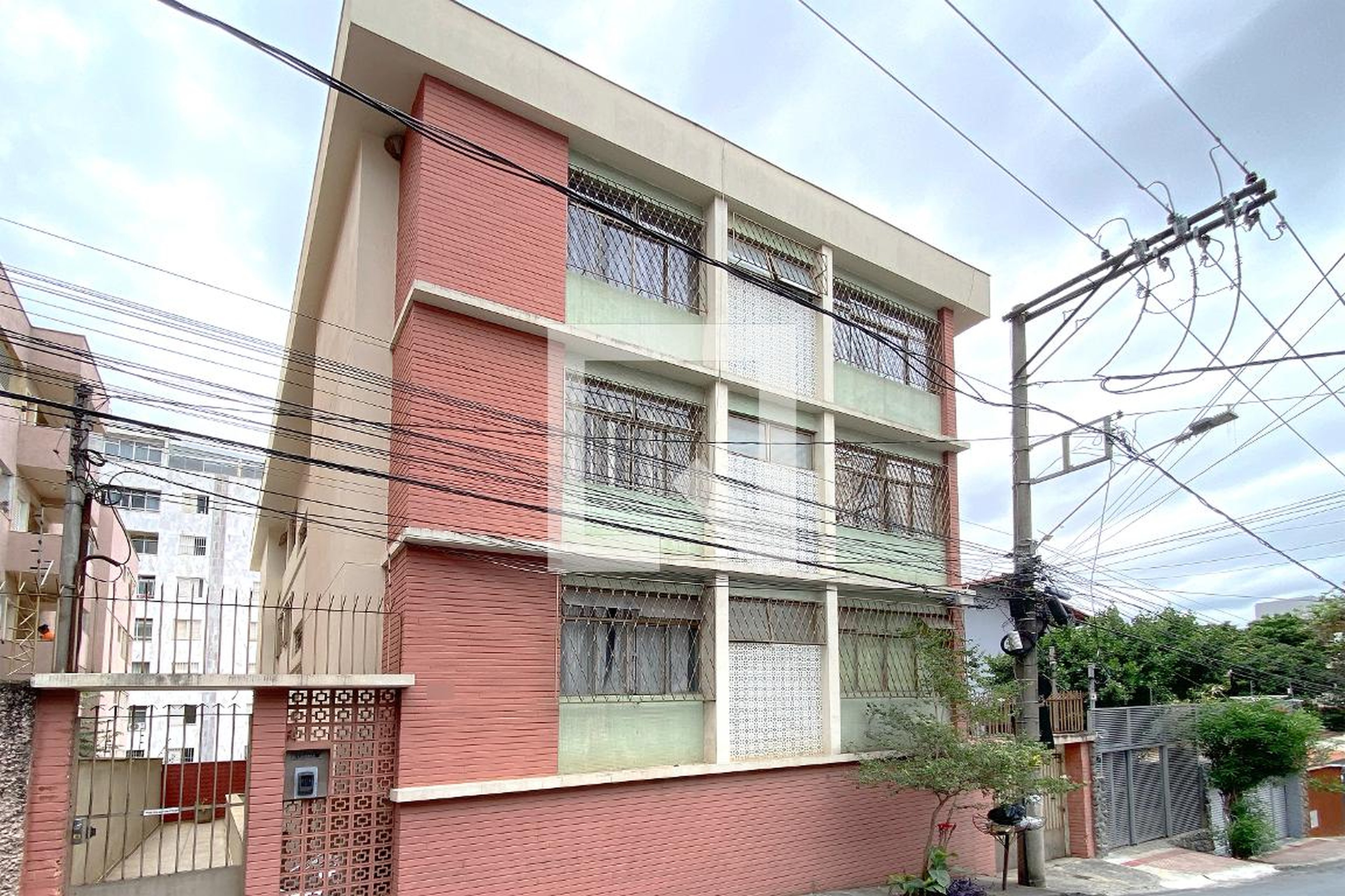 Fachada Condomínio em Rua Paulo Afonso, 916