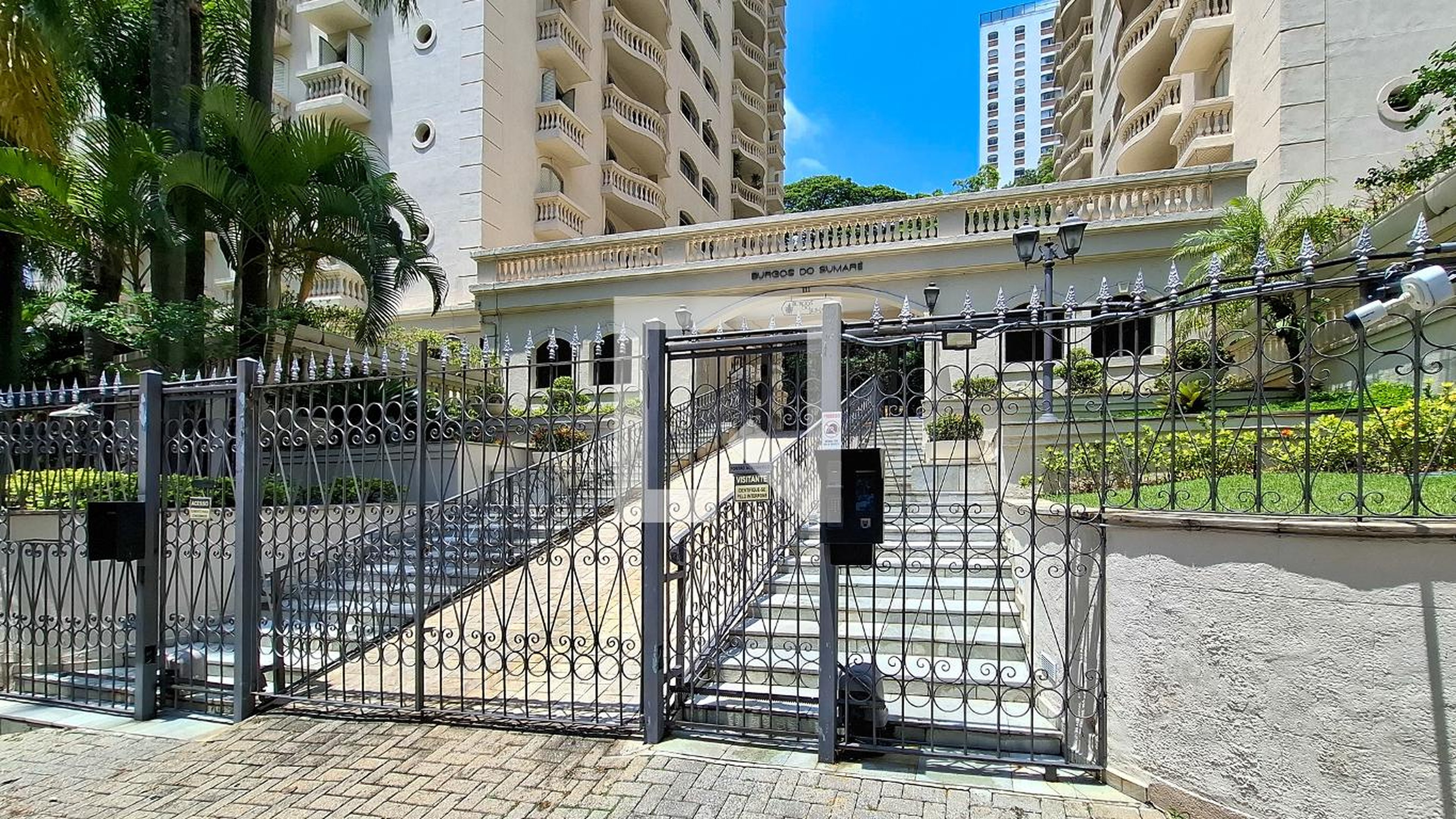 Fachada do Prédio Condomínio Burgos do Sumaré