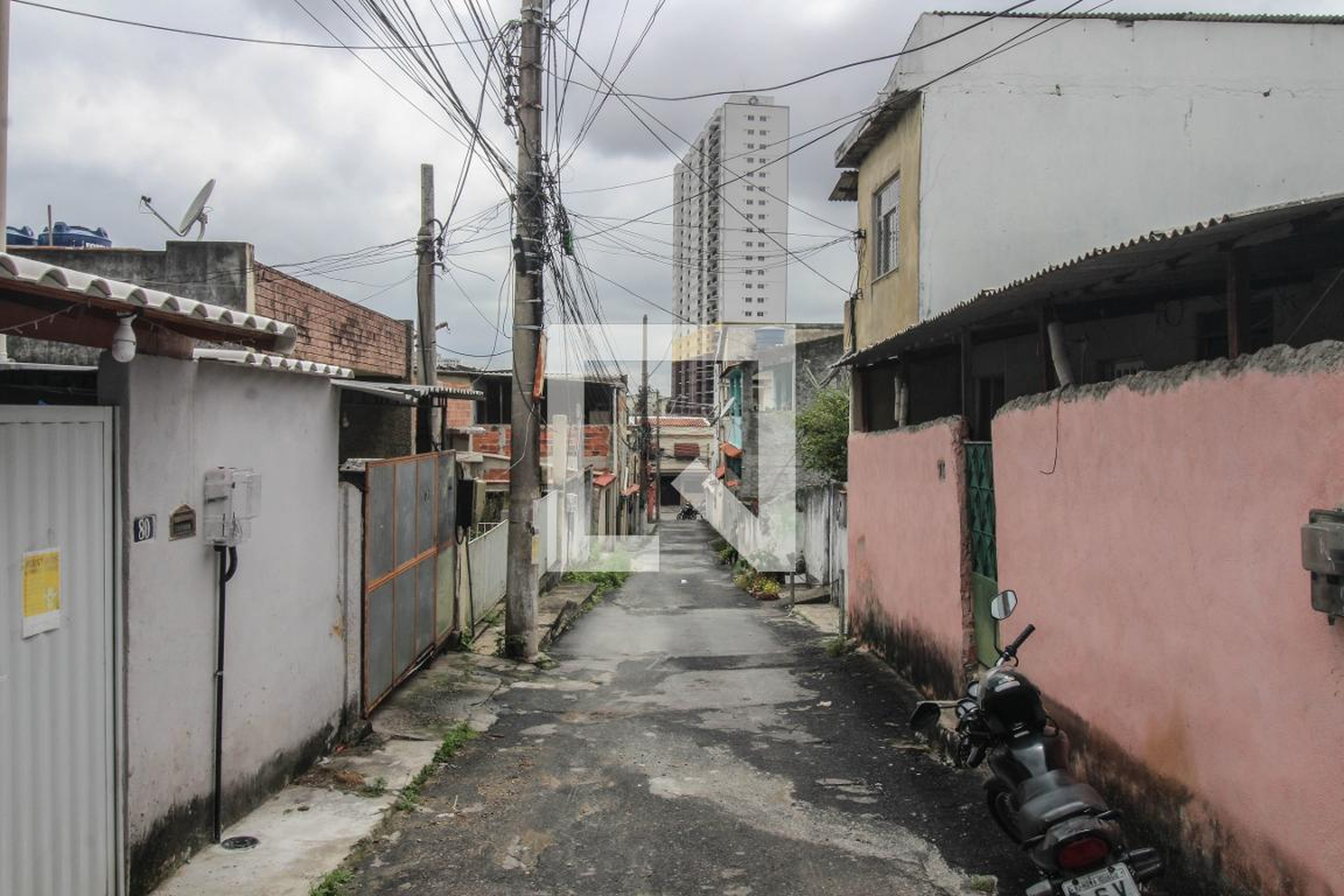 Fachada Condomínio em Rua Lisete Silva, 89
