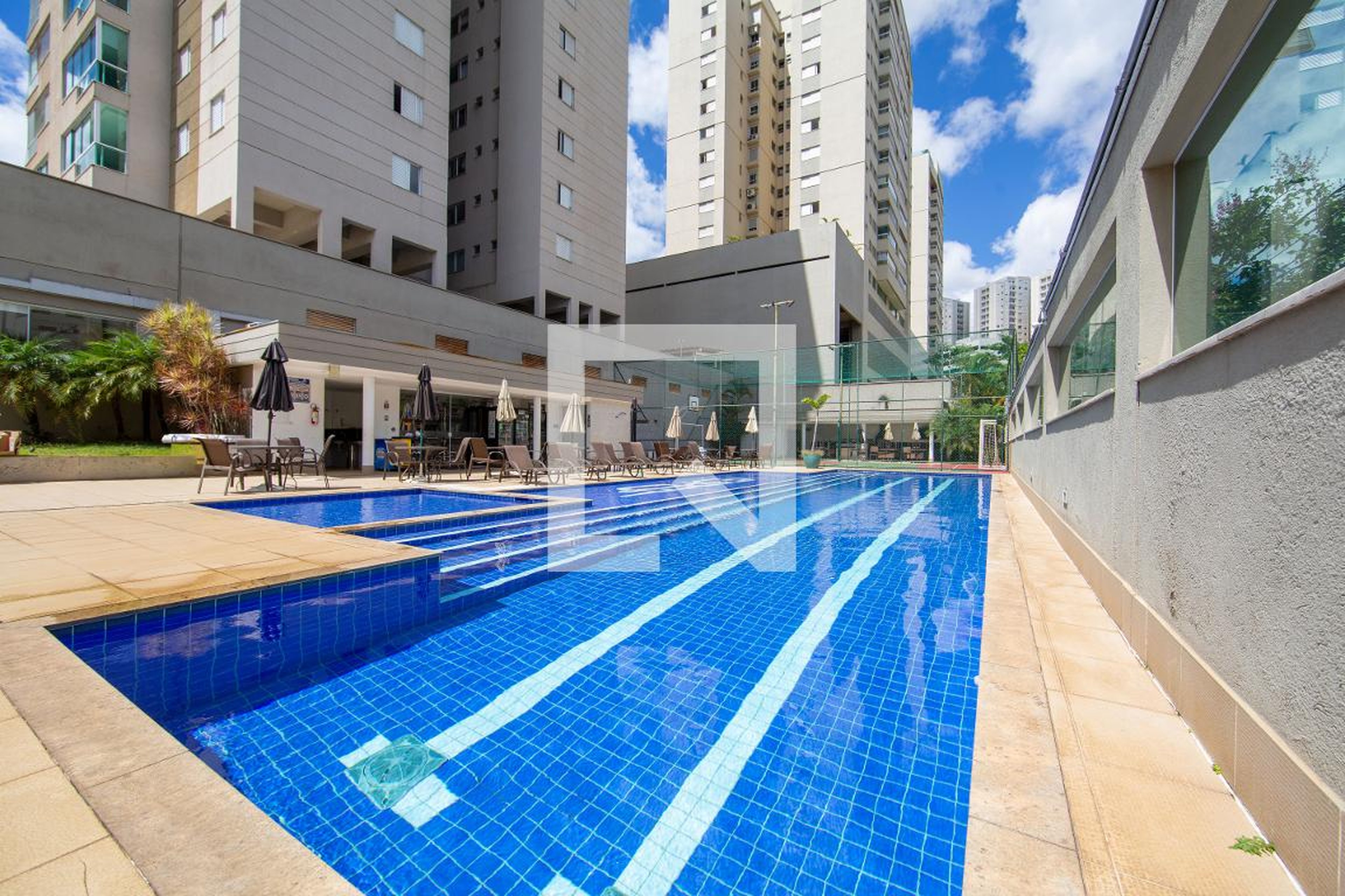 PISCINA - Vesper Grand Park