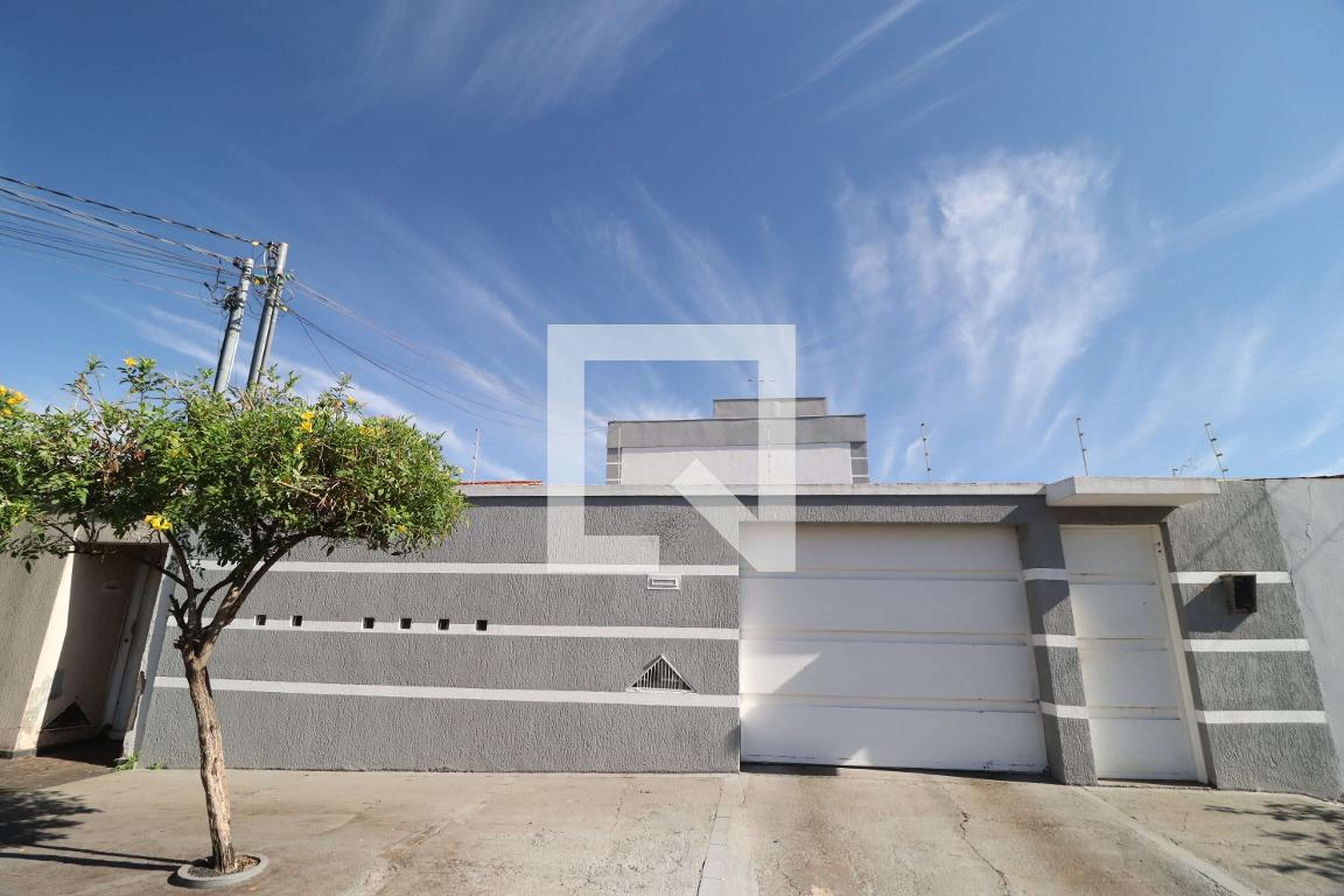 Fachada Condomínio em Avenida Abádio Bonifácio da Silva, 1046