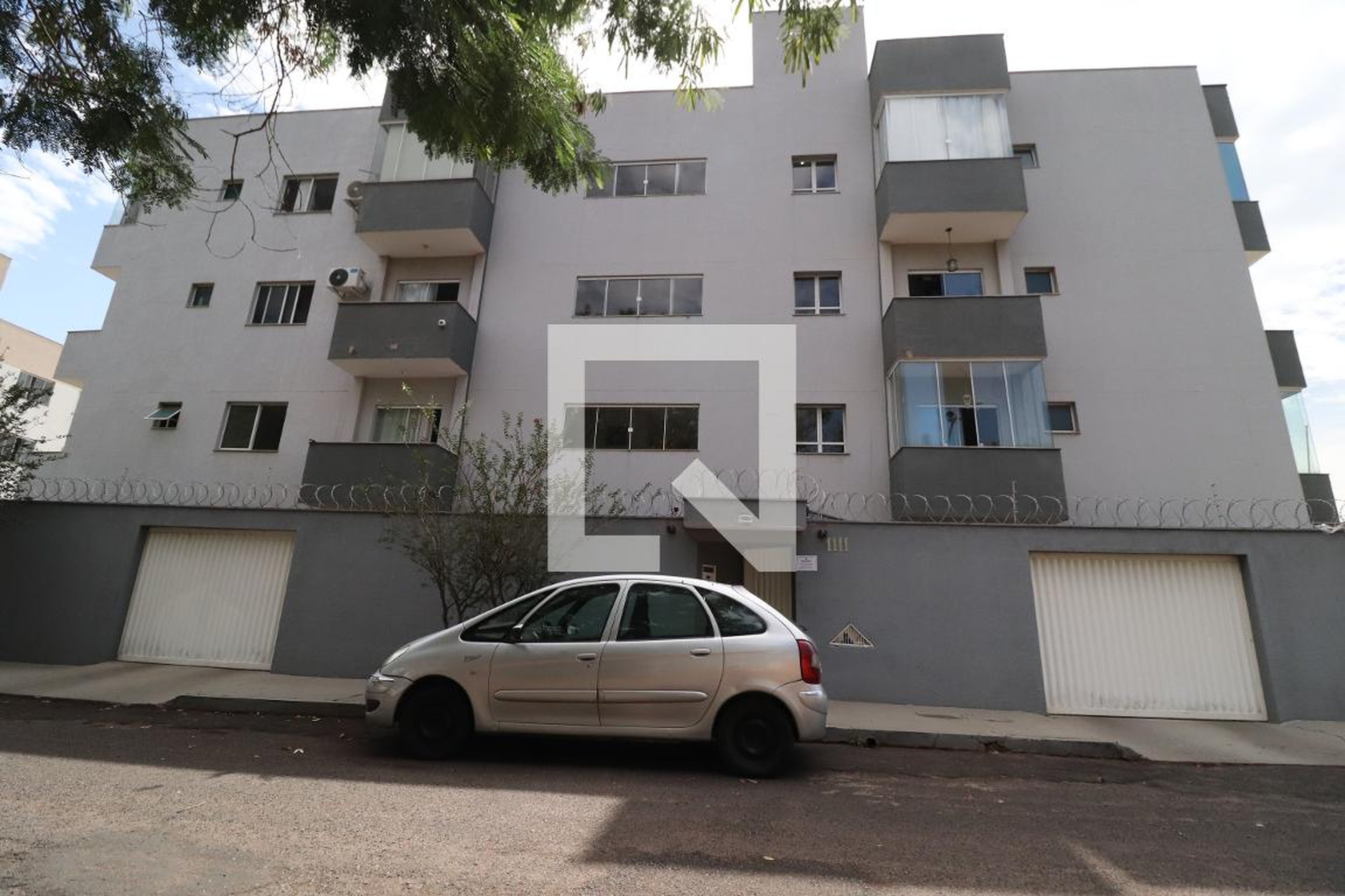 Fachada Condomínio em Rua São Januário, 1111