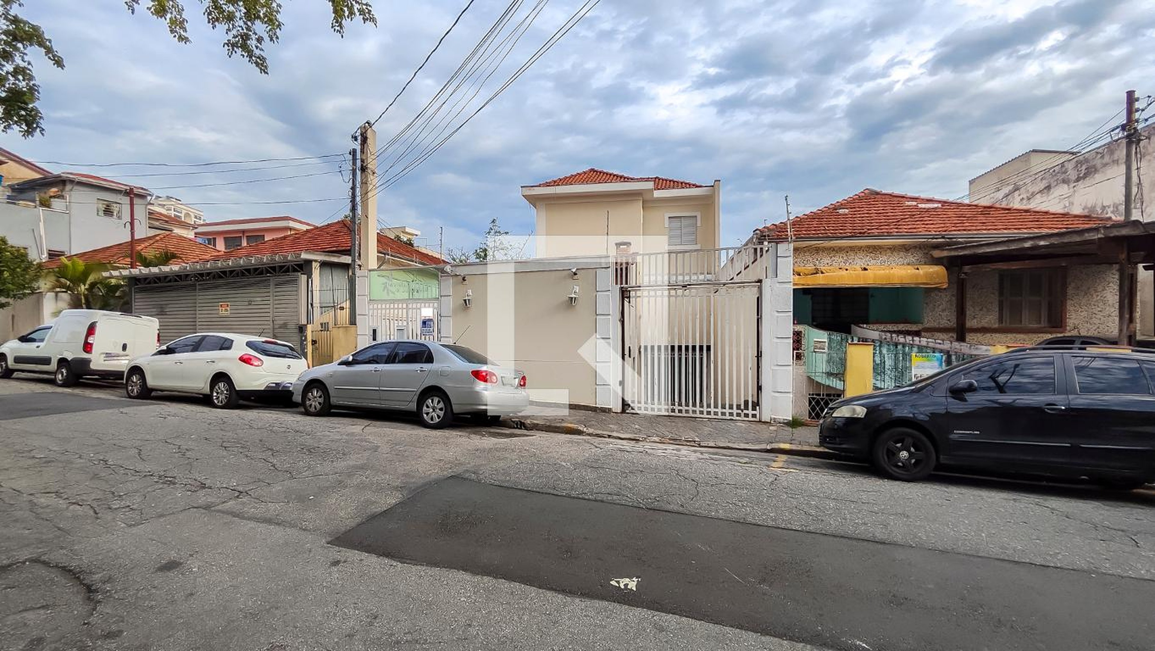 Fachada do Condomínio Condomínio em Rua Diogo Cabrera, 598