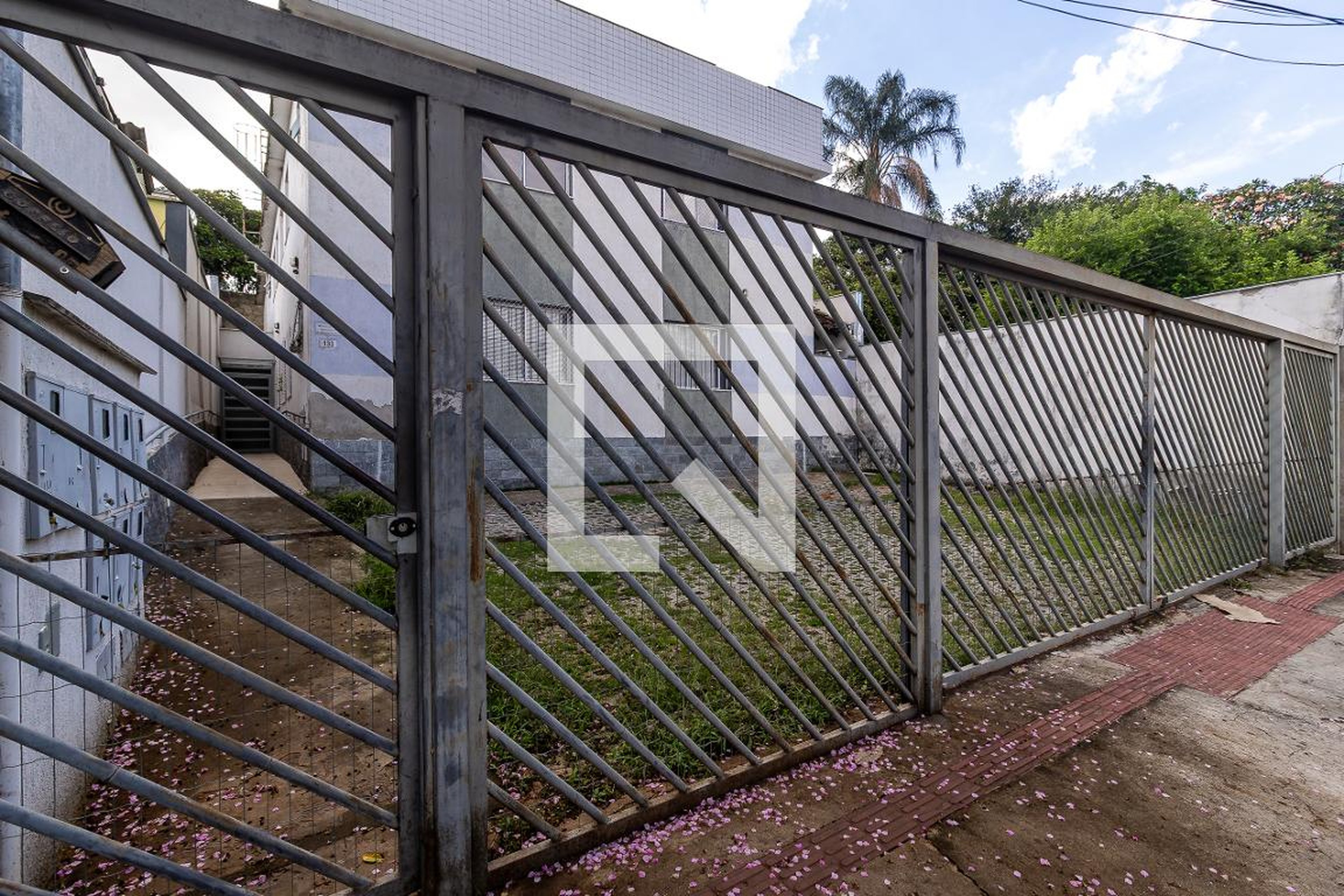 Fachada Condomínio em Rua Expedicionário Salvador Alves, 133