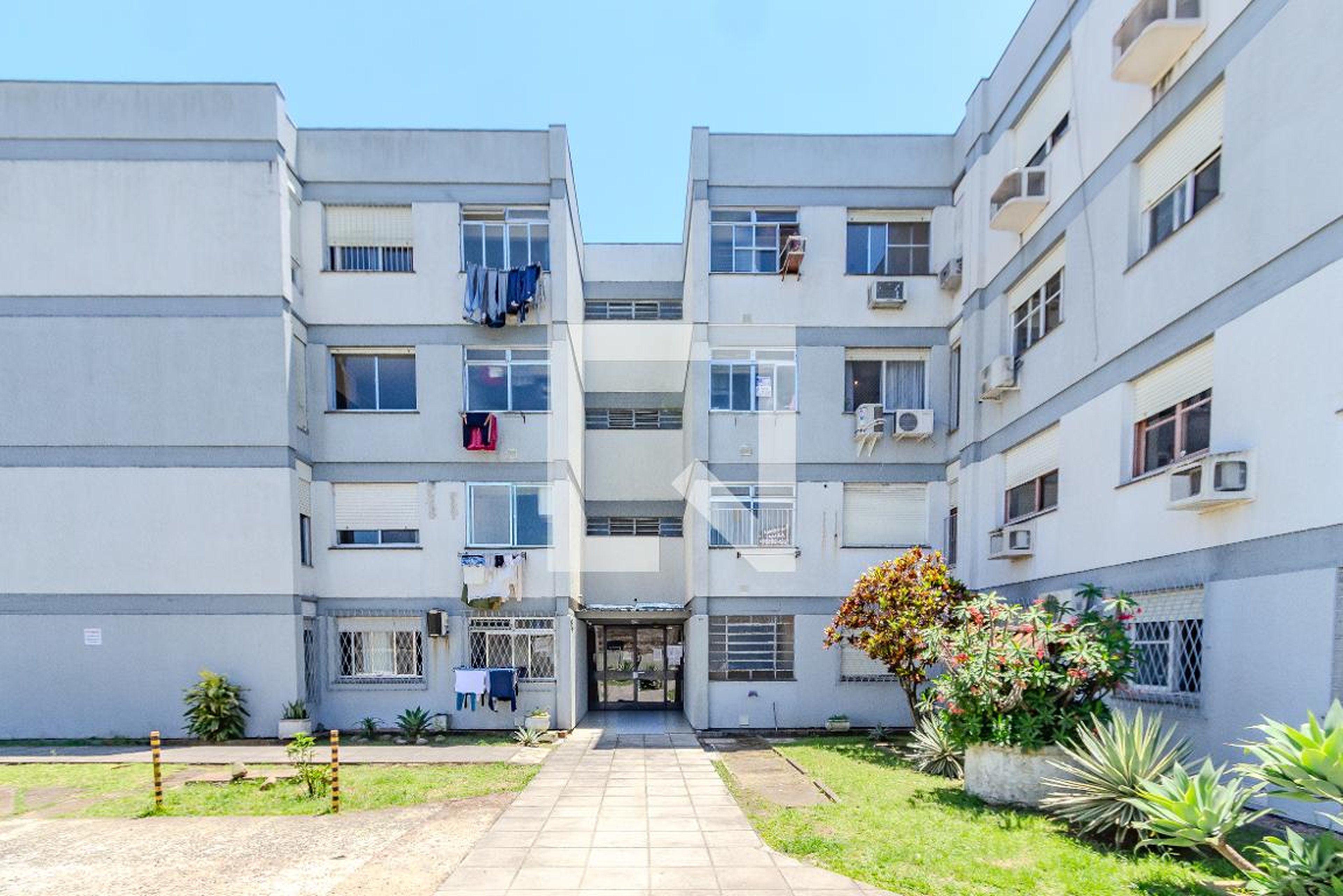 Fachada Condomínio em Rua Coronel Massot, 687