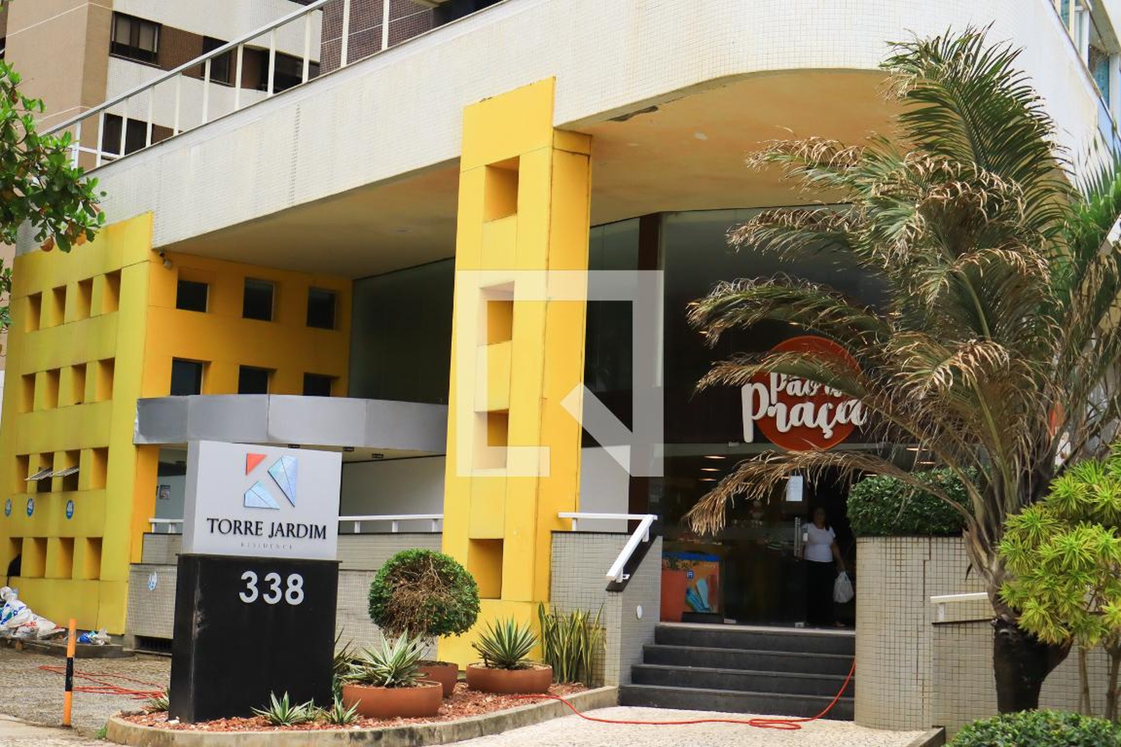 Fachada Condomínio Torre Jardim Residence