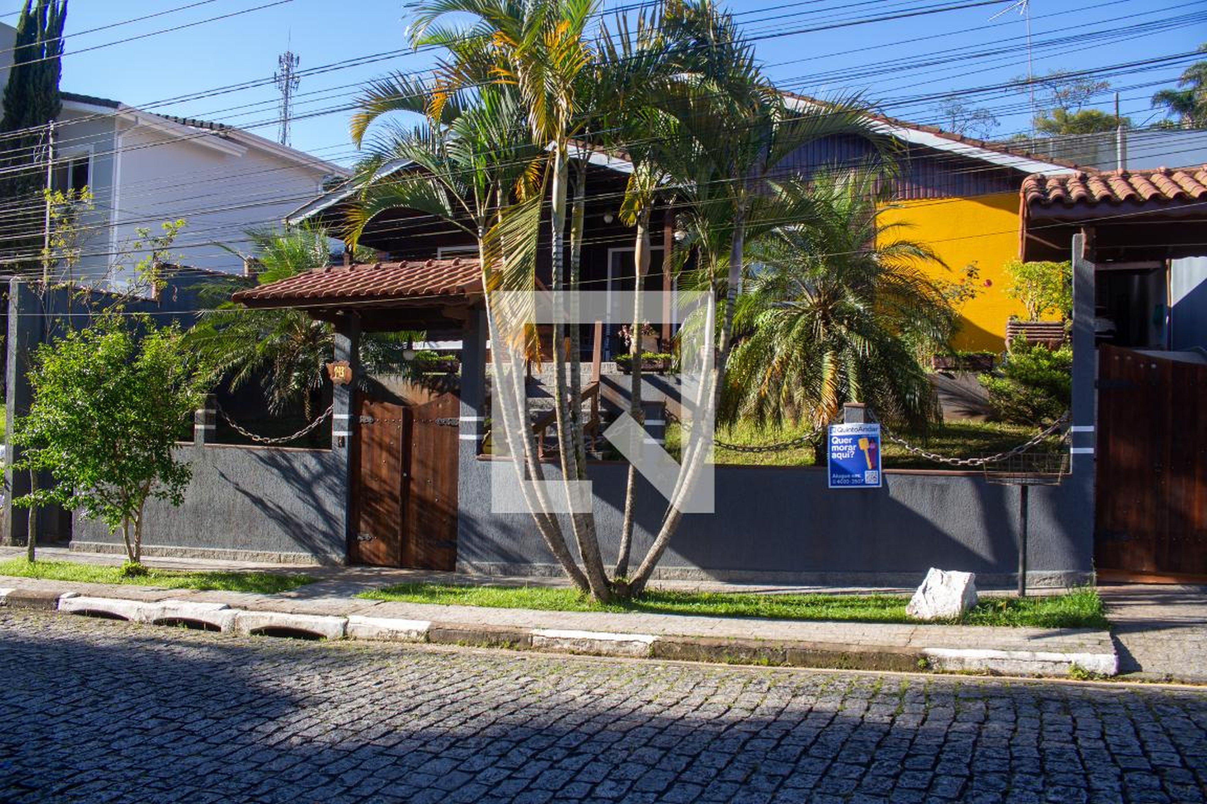 Fachada Condomínio em Rua Elías Eid, 143