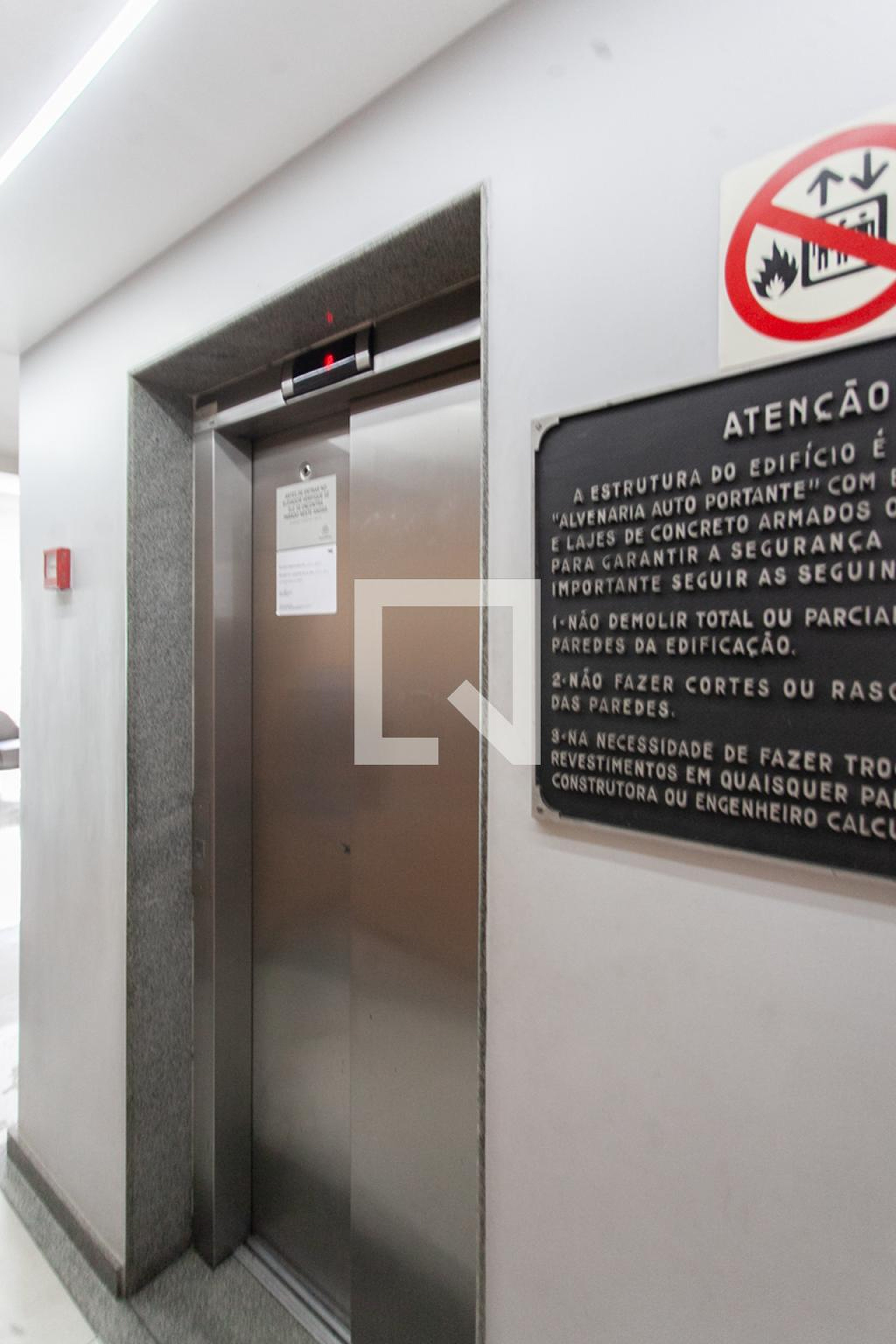 Elevador - Edifício Mirante da Mata