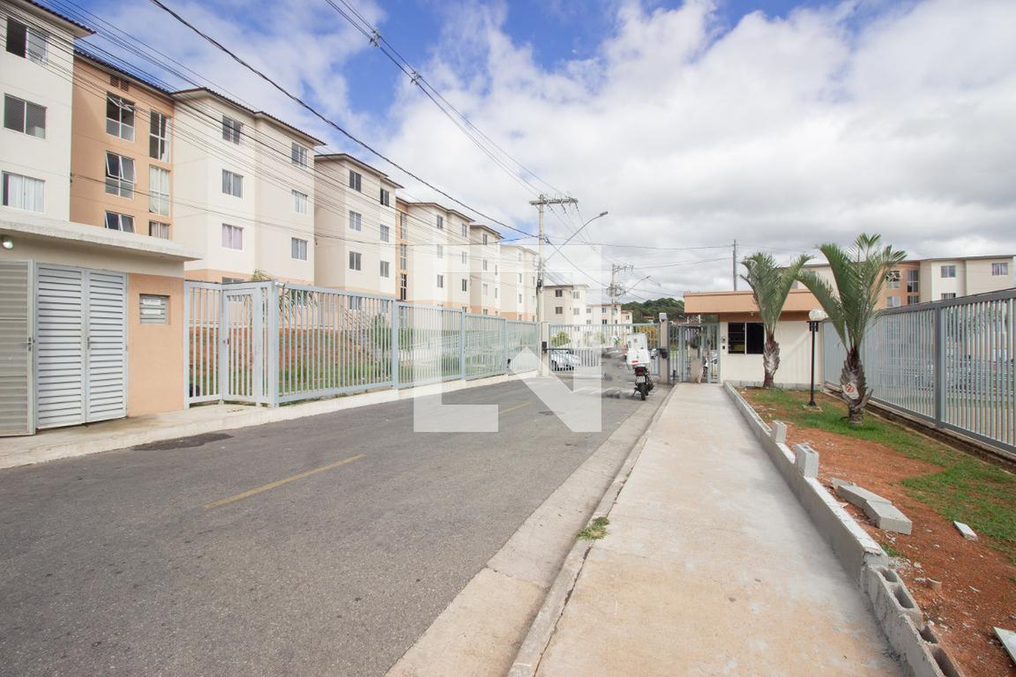 Fachada Condomínio em Rua Araticum, 360