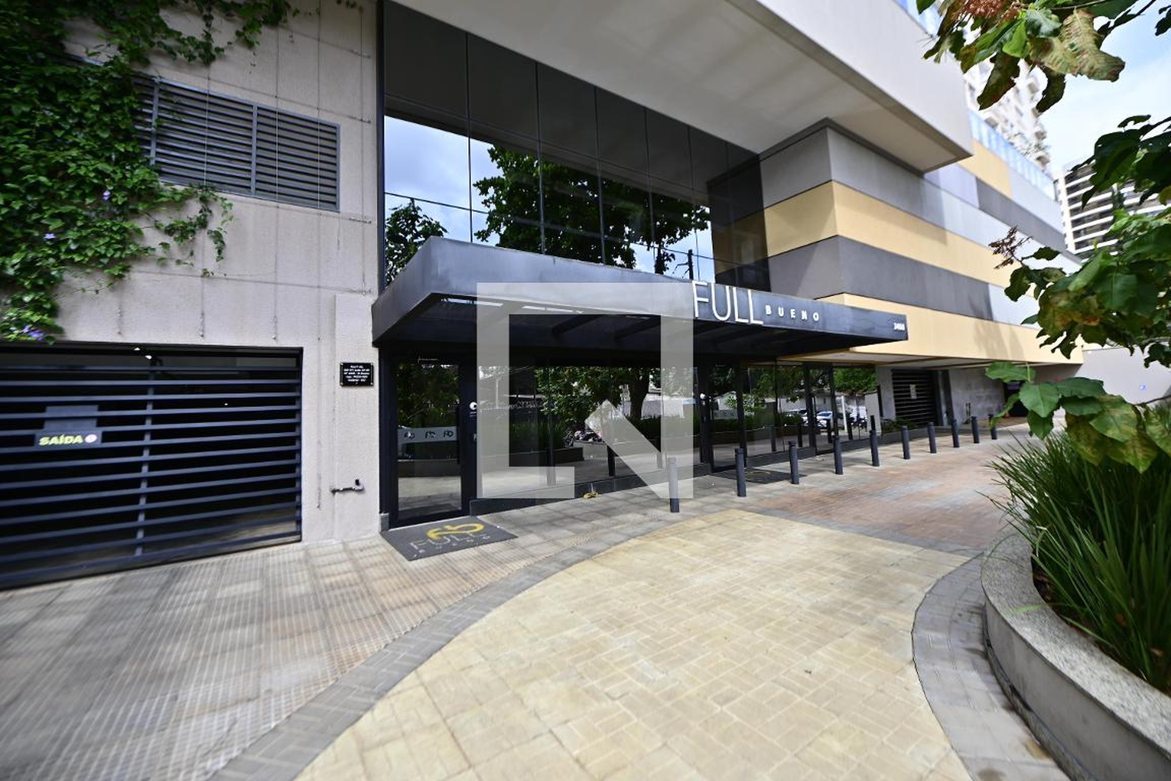 Fachada Condomínio Elmo Vaca Brava