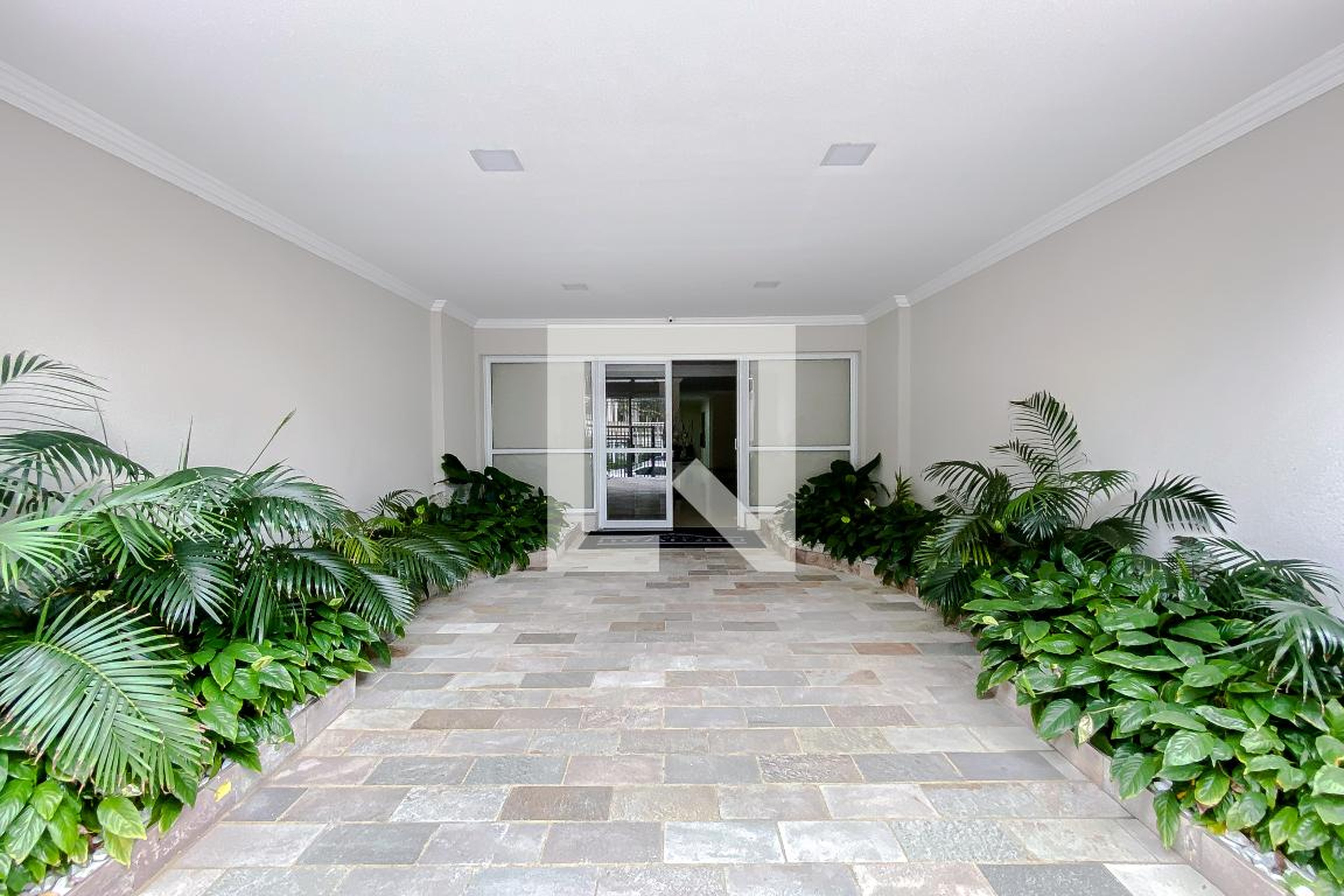 Área comum - Piazza Pozelli