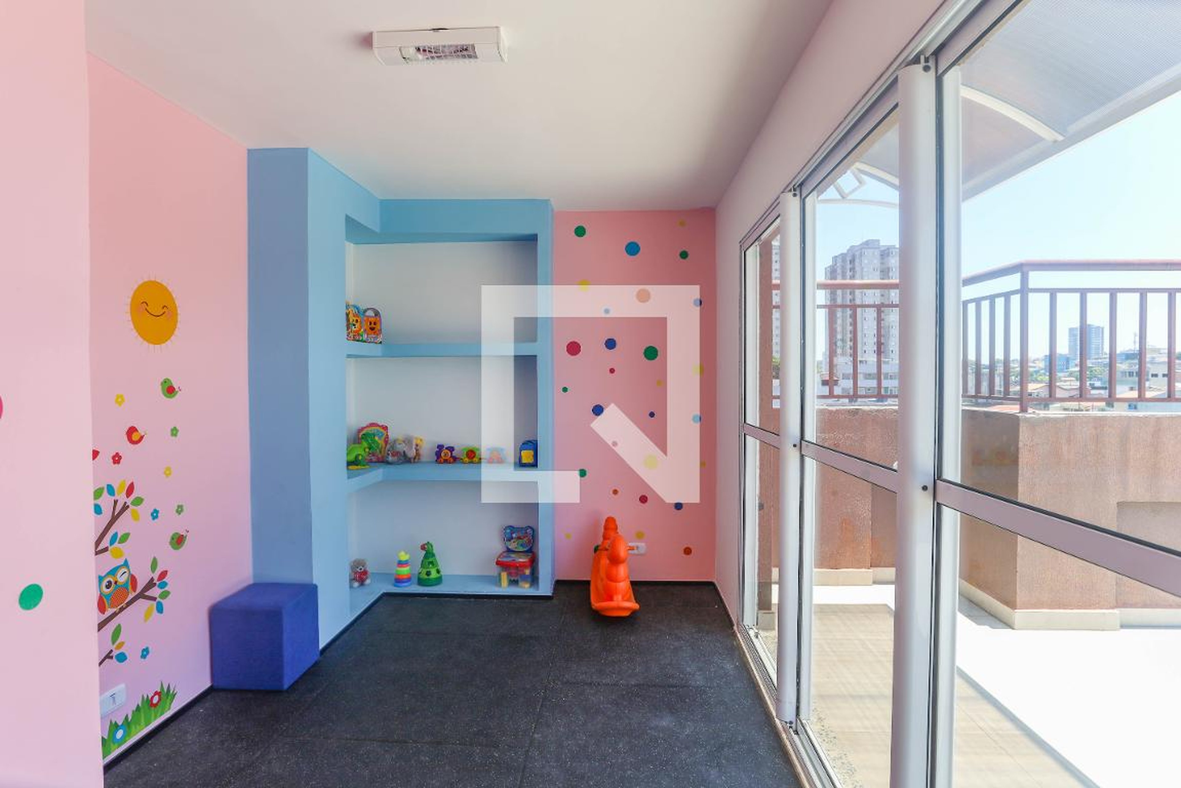 Brinquedoteca Condomínio em Rua Topázio, 152