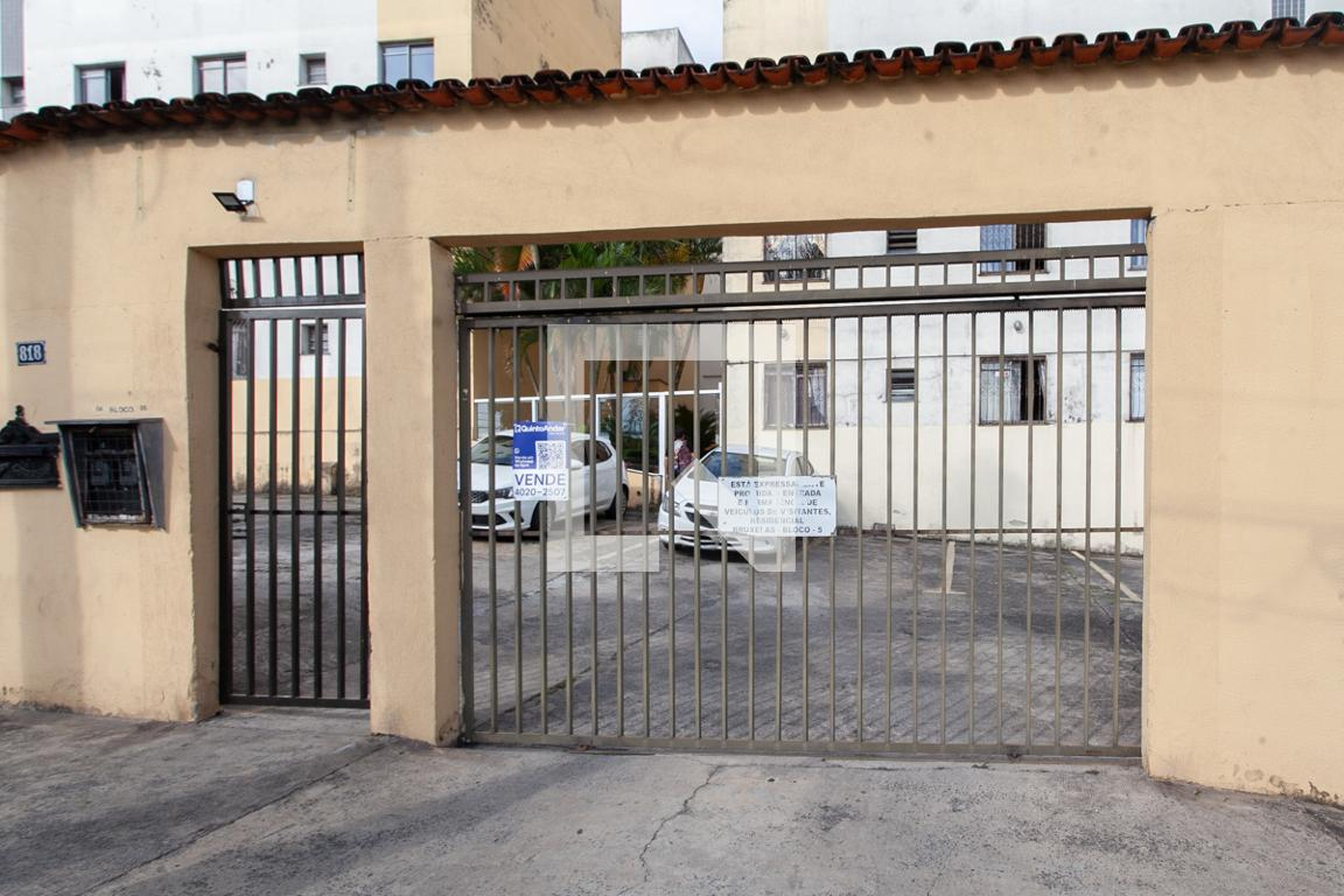 Fachada Condomínio em Rua Ministro Oliveira Salazar, 818