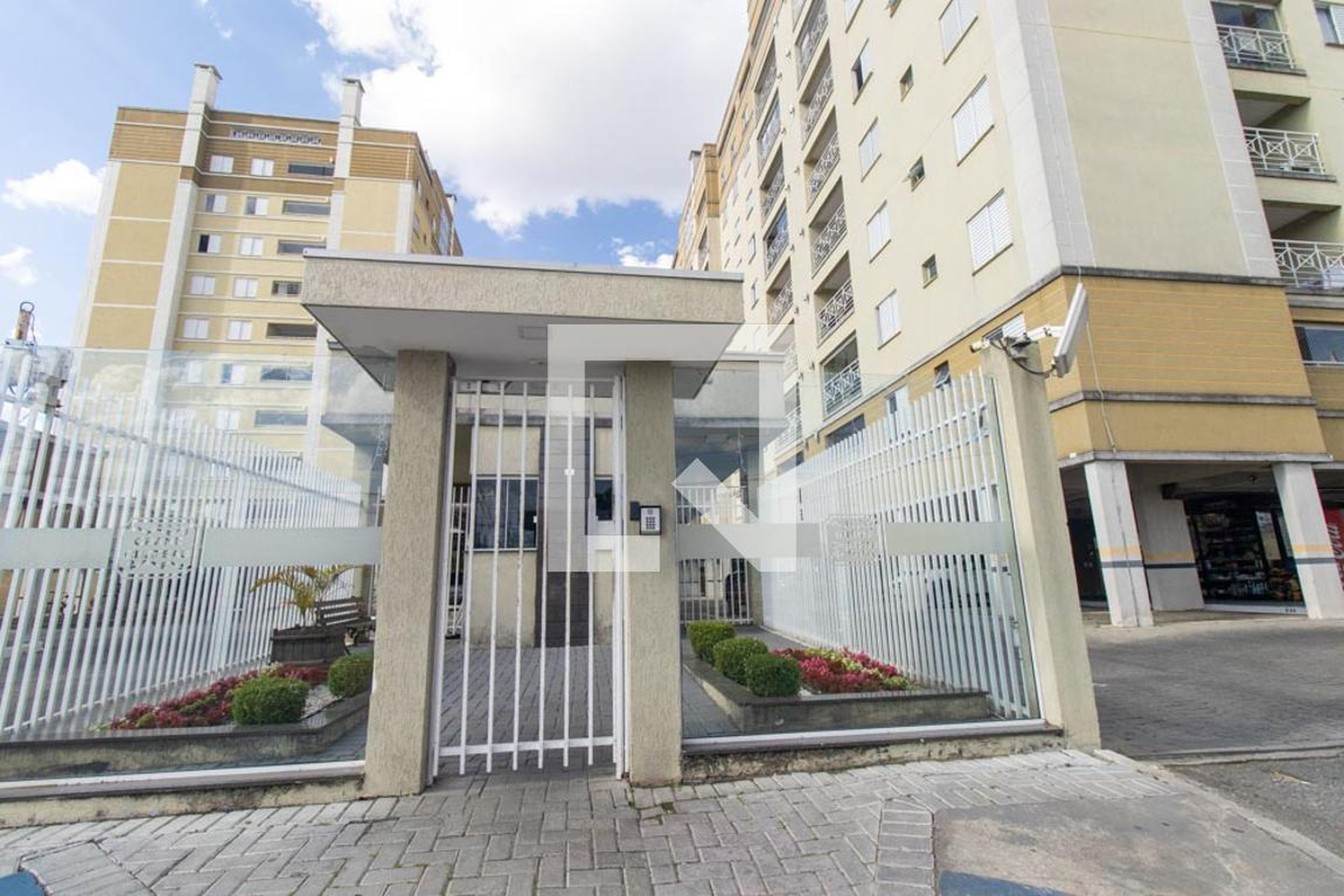 Fachada do Prédio Condomínio Grand Chateau Residencial