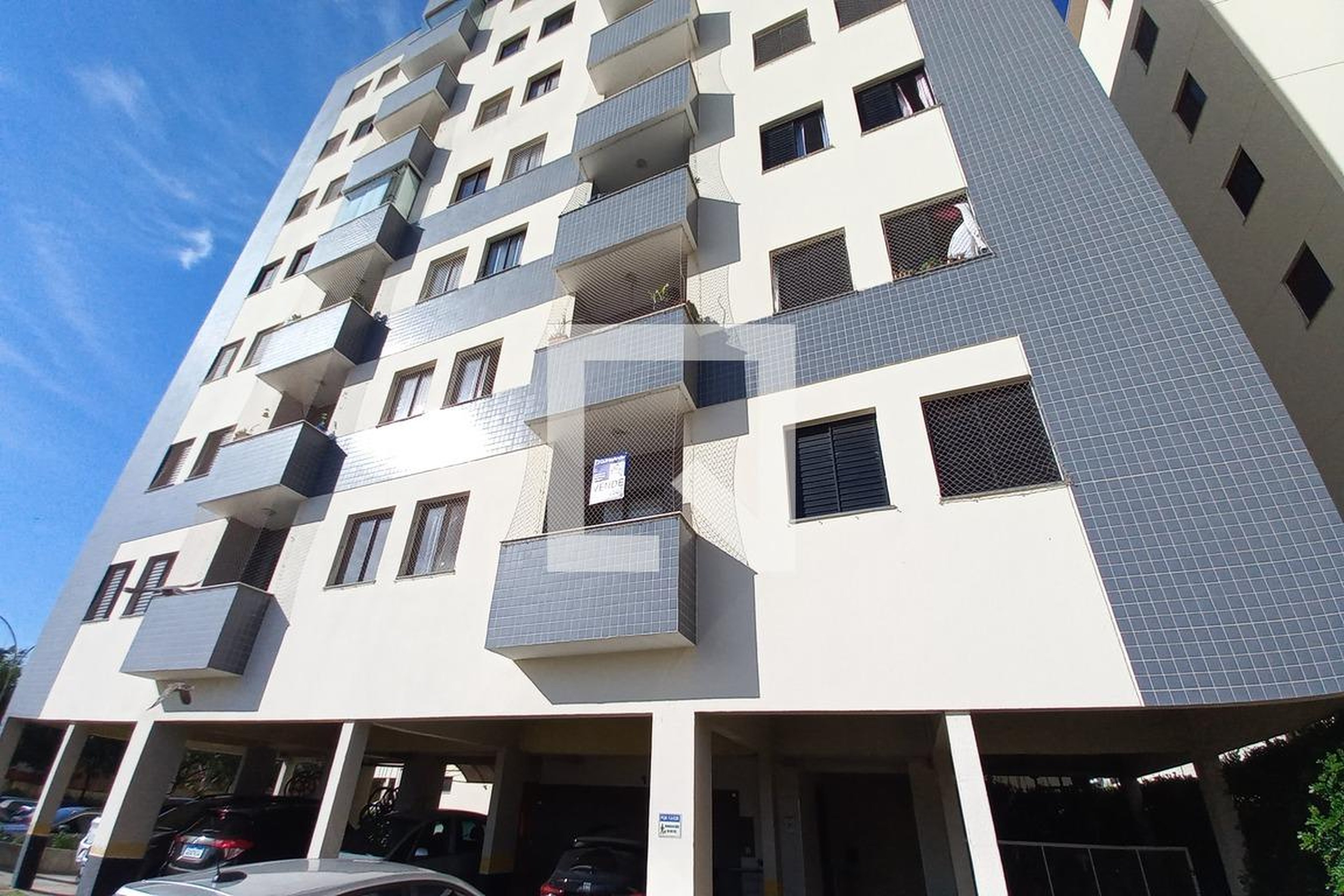 Fachada do Prédio Condomínio Pássaros e Flores