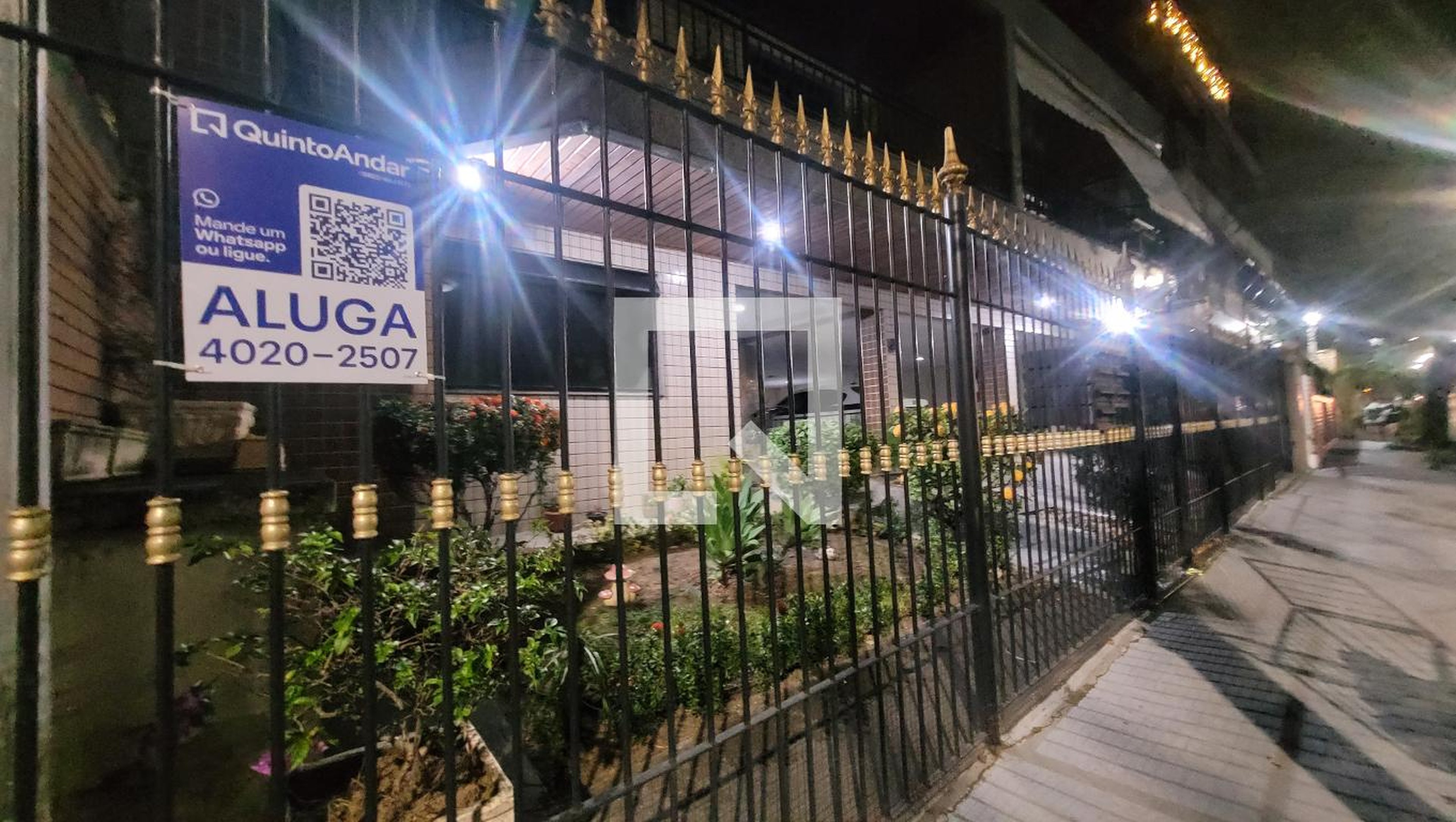 Fachada Condomínio em Rua Águas Mornas, 96