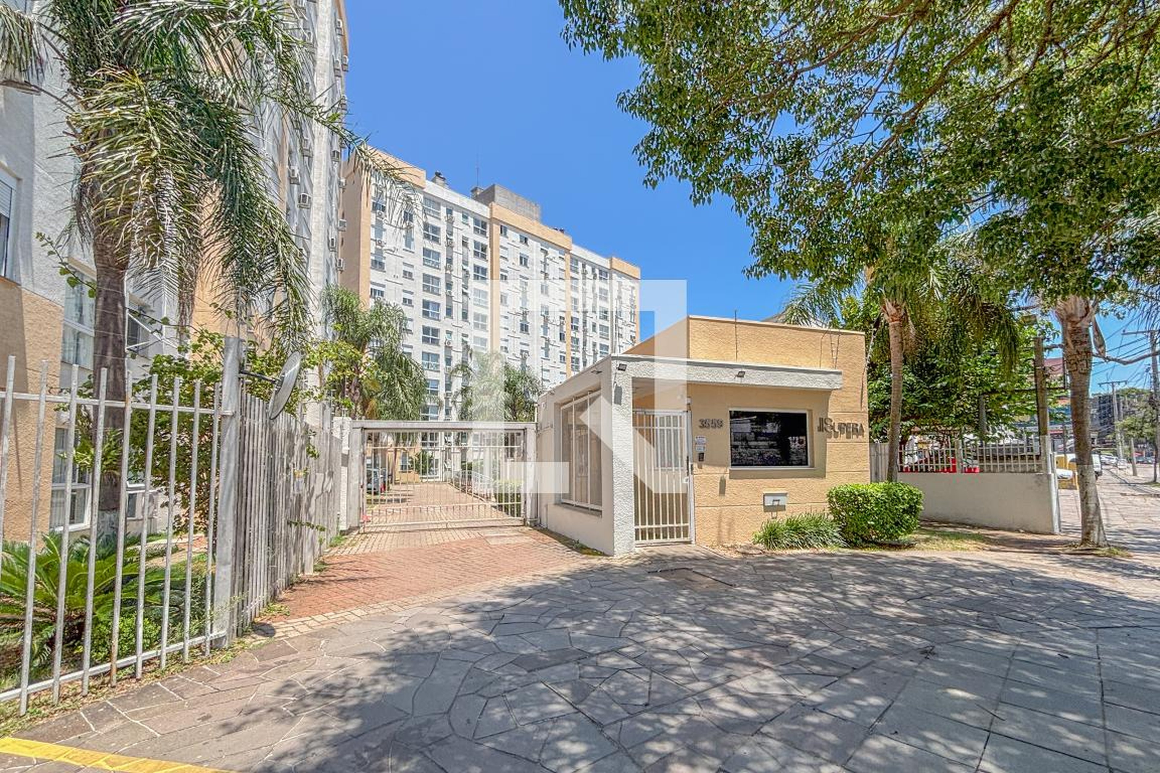 Fachada Condomínio em Avenida da Cavalhada, 3359