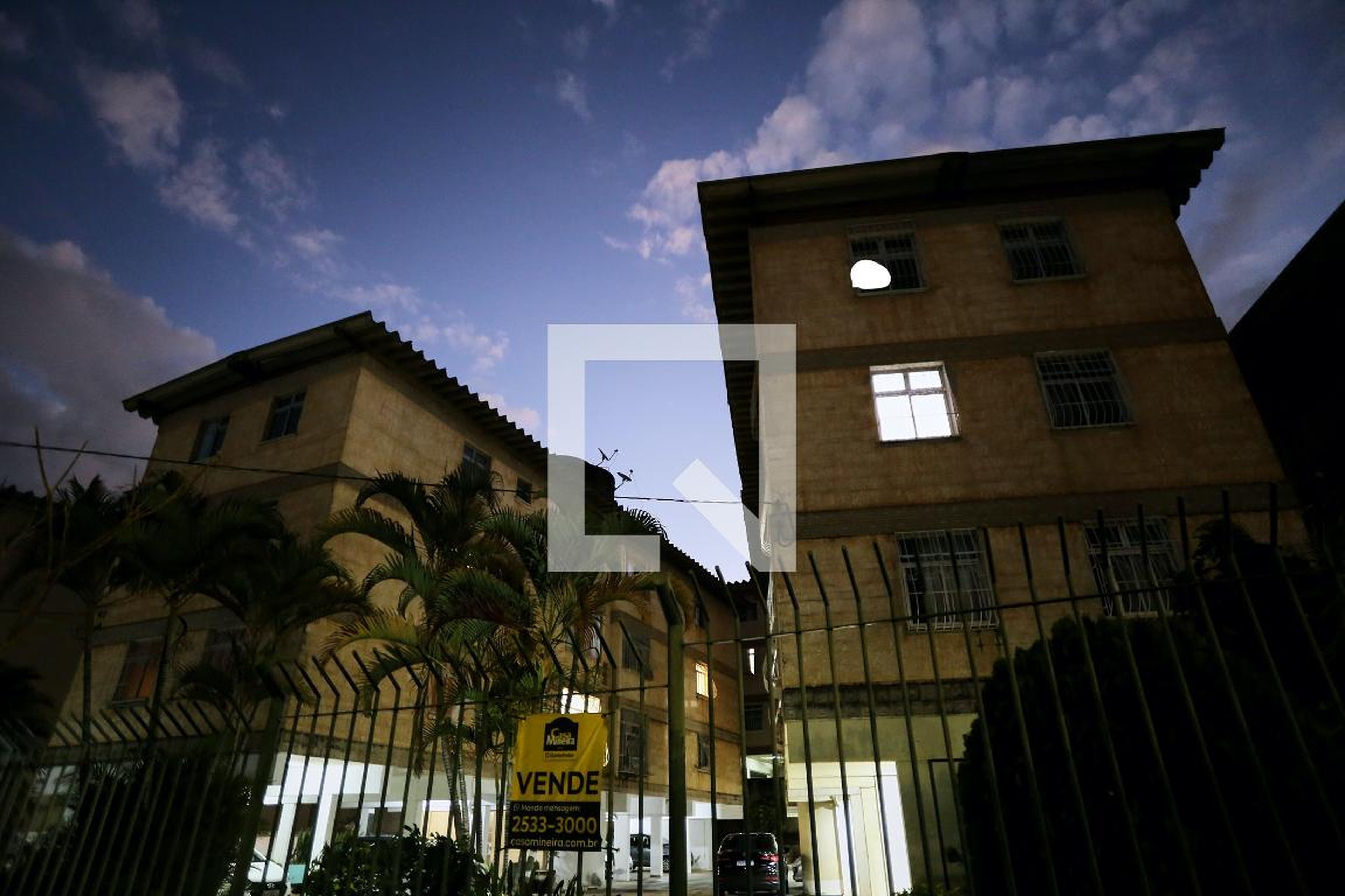 Fachada Condomínio em Rua Carlos Niemeyer, 437