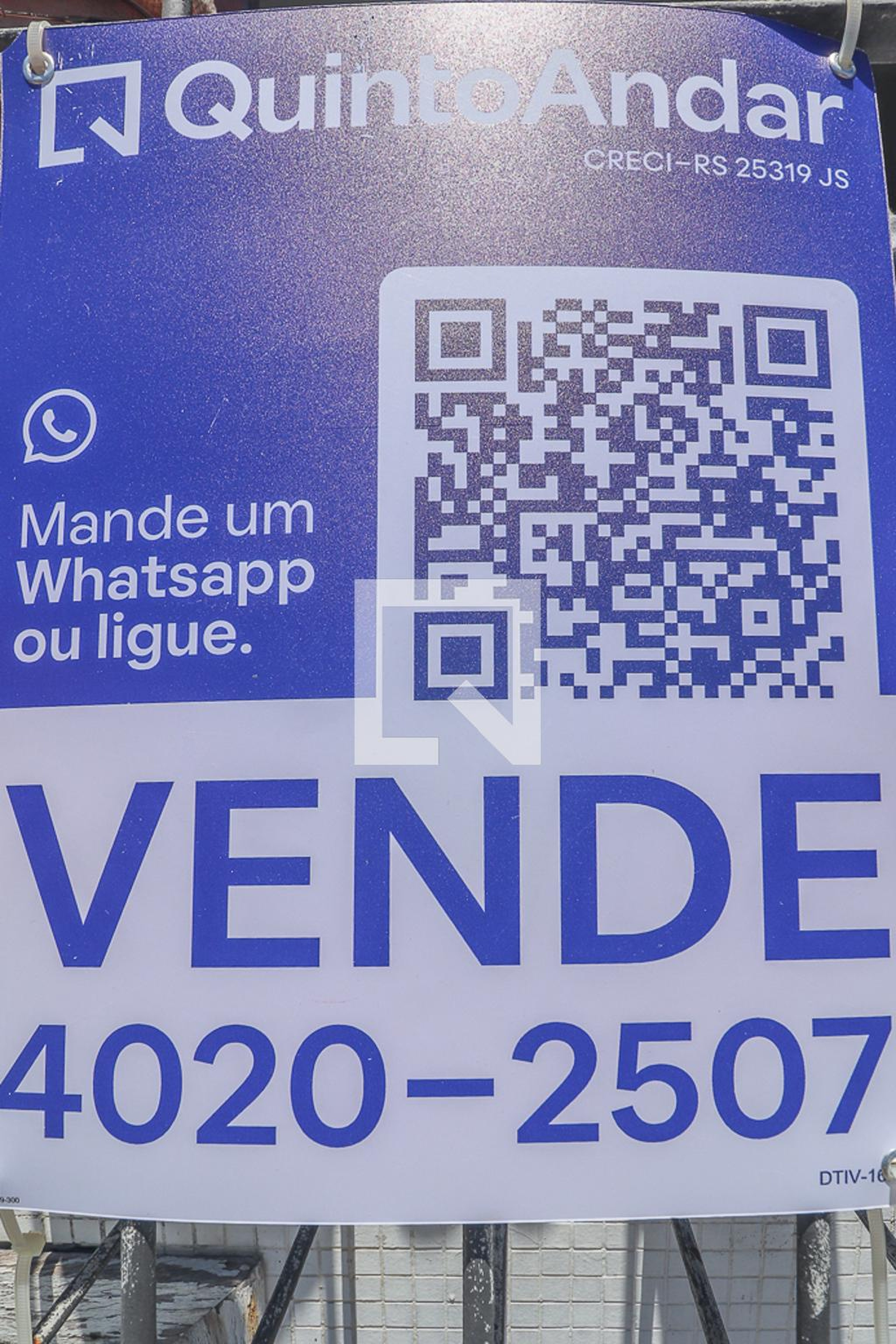 Fachada Condomínio em Rua Carlos Estevão, 360