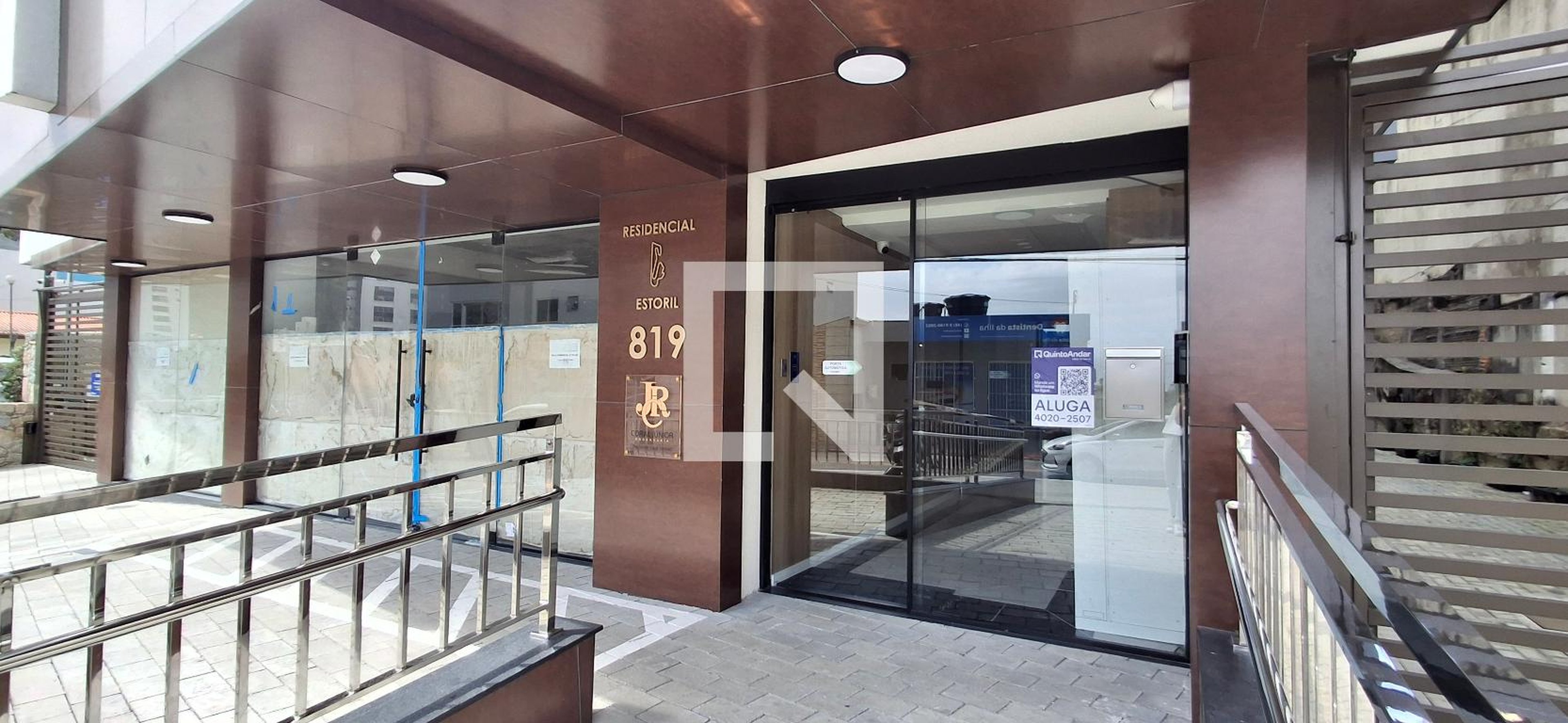 Fachada Condomínio em Rua João Motta Espezim, 819