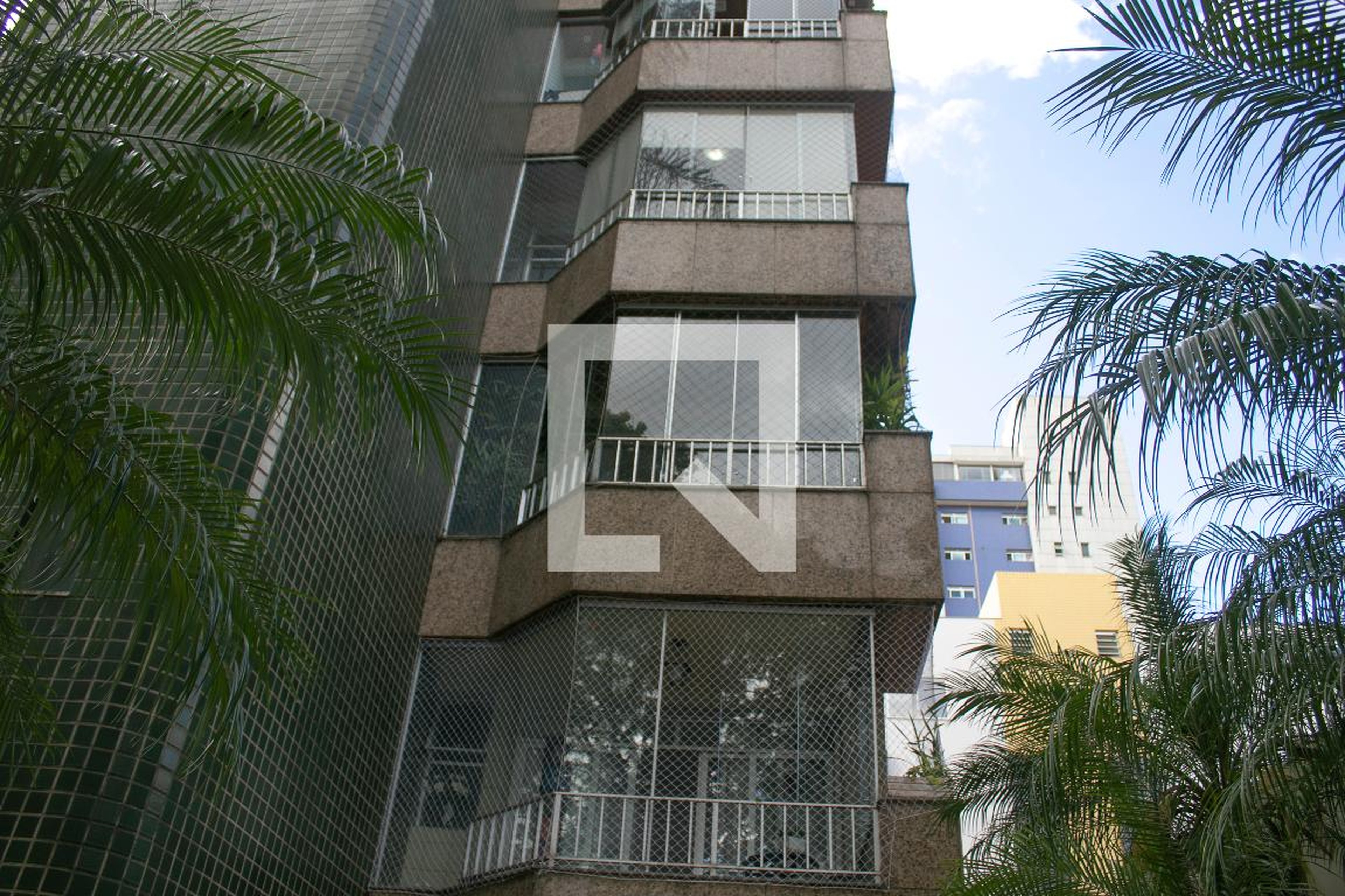 Fachada Condomínio em Rua Washington, 778