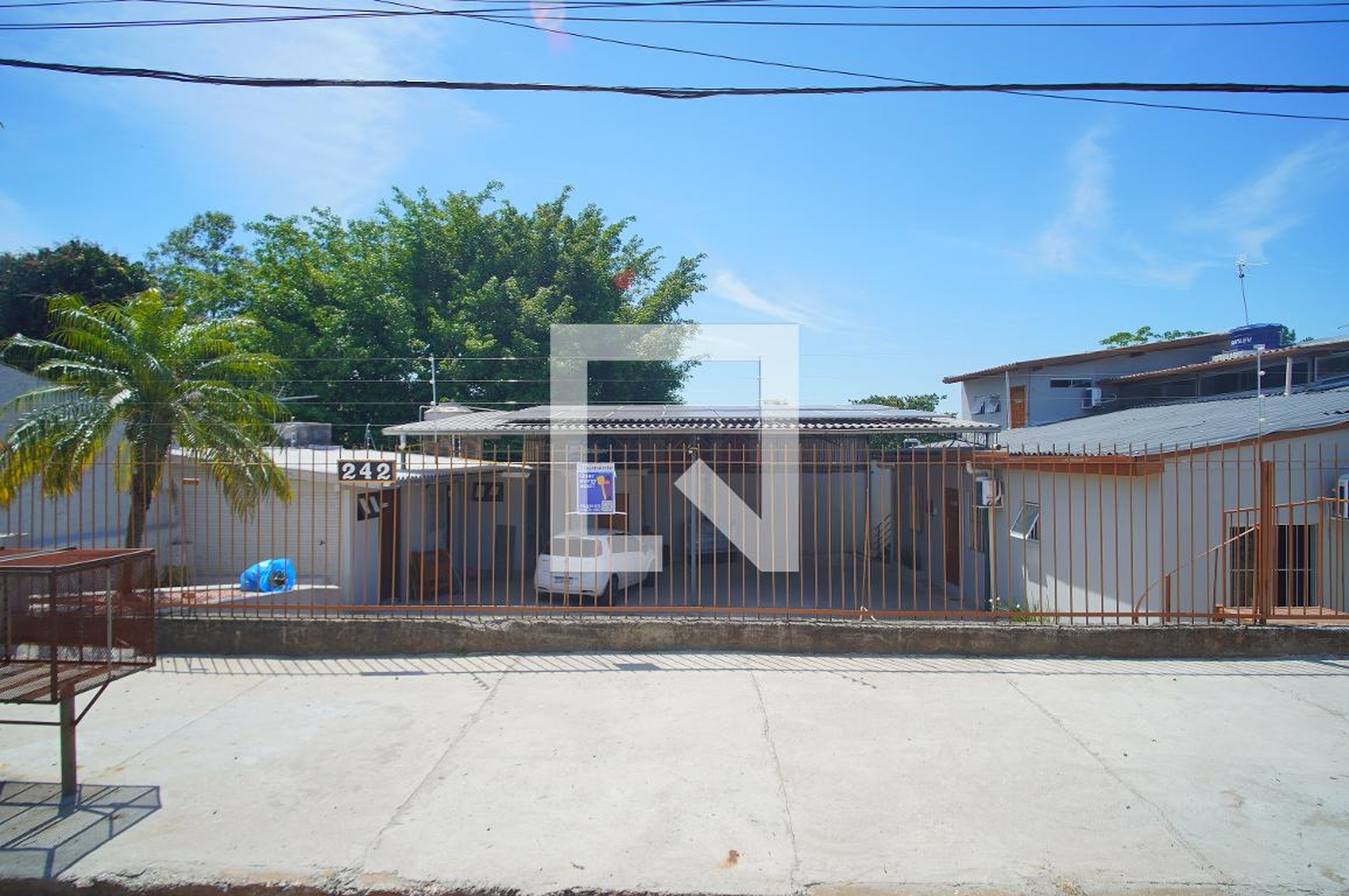 Fachada Condomínio em Rua Santo Dias da Silva, 242